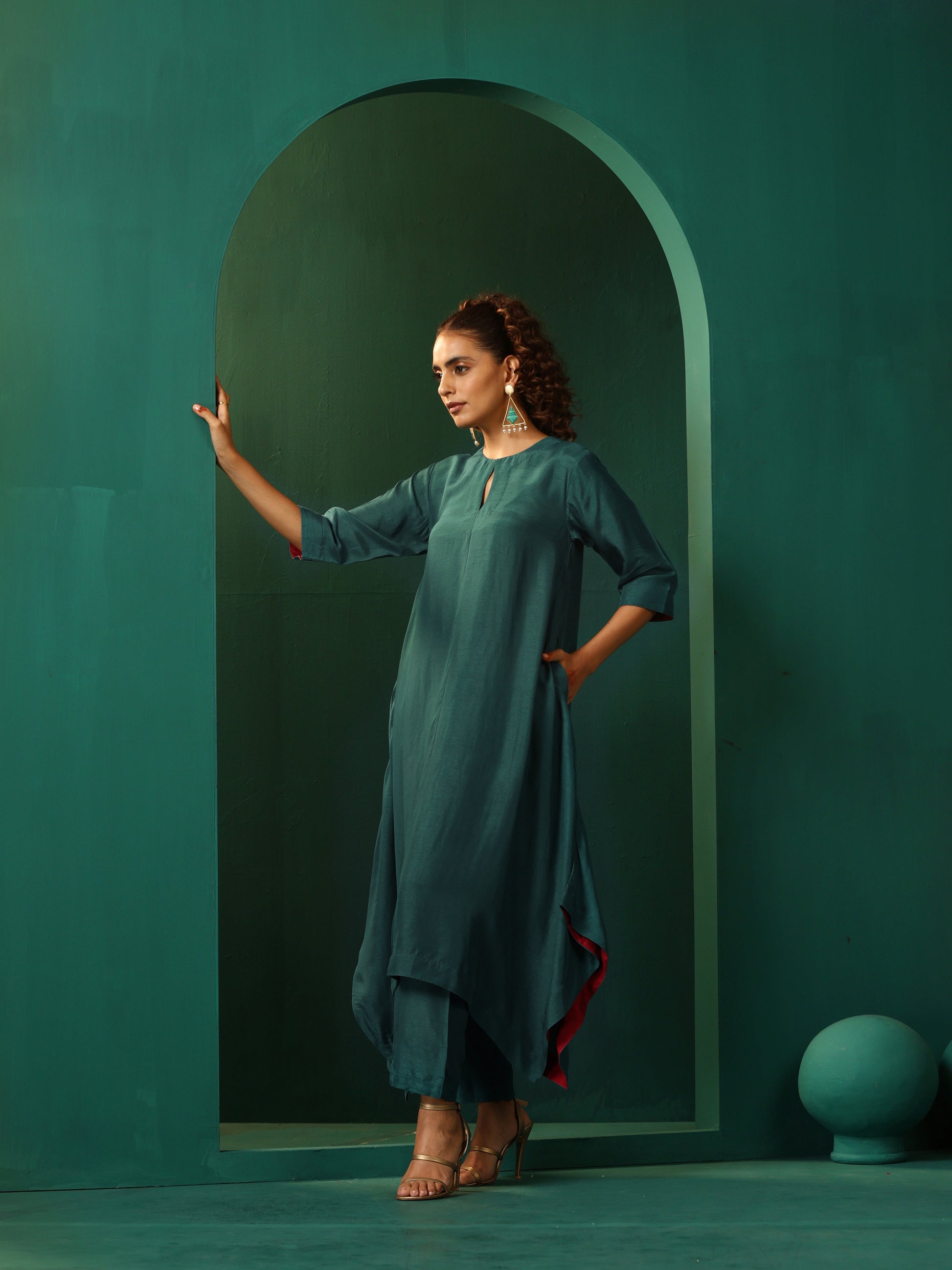 trueBrowns Teal Silk Handkerchief Kurta Pant Set | Swadesiicart