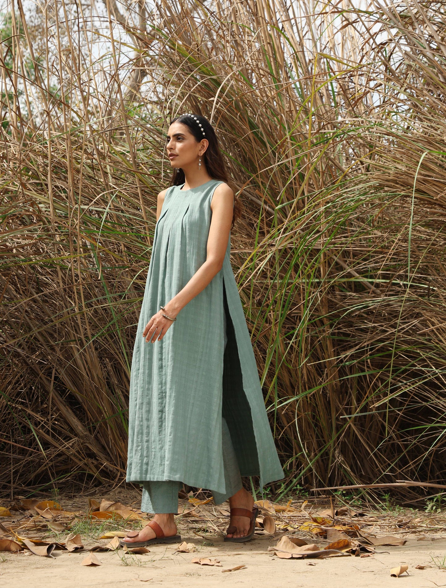 trueBrowns Blue Cotton Dobby S/L Kurta Set | Swadesiicart