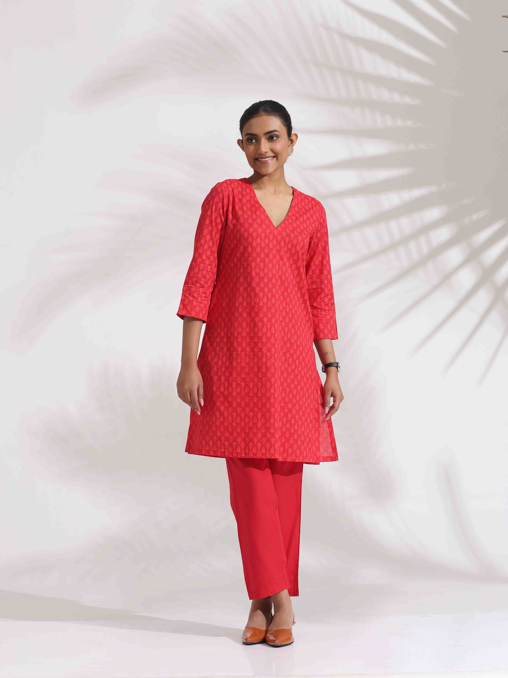 trueBrowns Red Cotton Print Kurta Co-ord Set - Swadesiicart