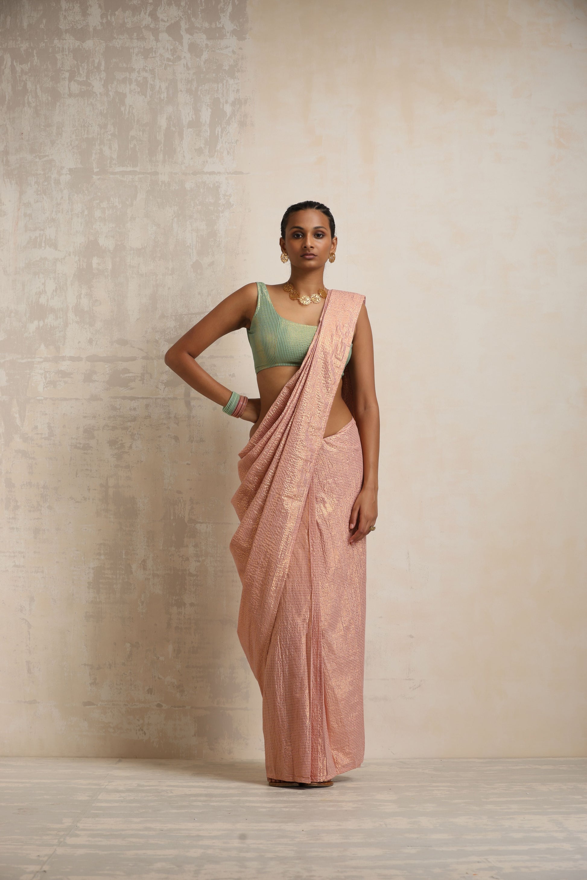 trueBrowns Pink Gold Lurex Ready To Wear Saree | Swadesiicart