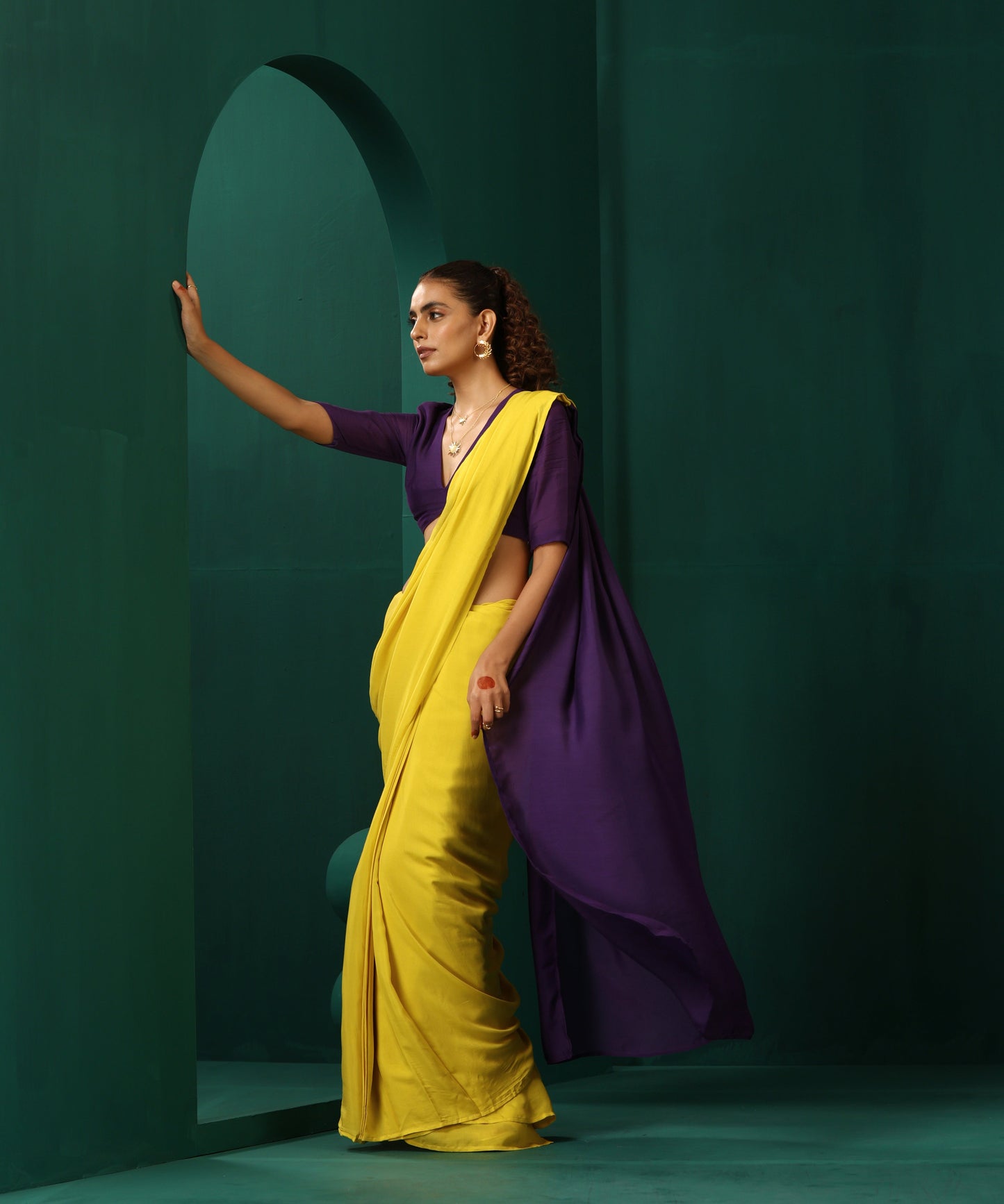 trueBrowns Yellow Purple Muslin Silk Ready to Wear Saree | Swadesiicart