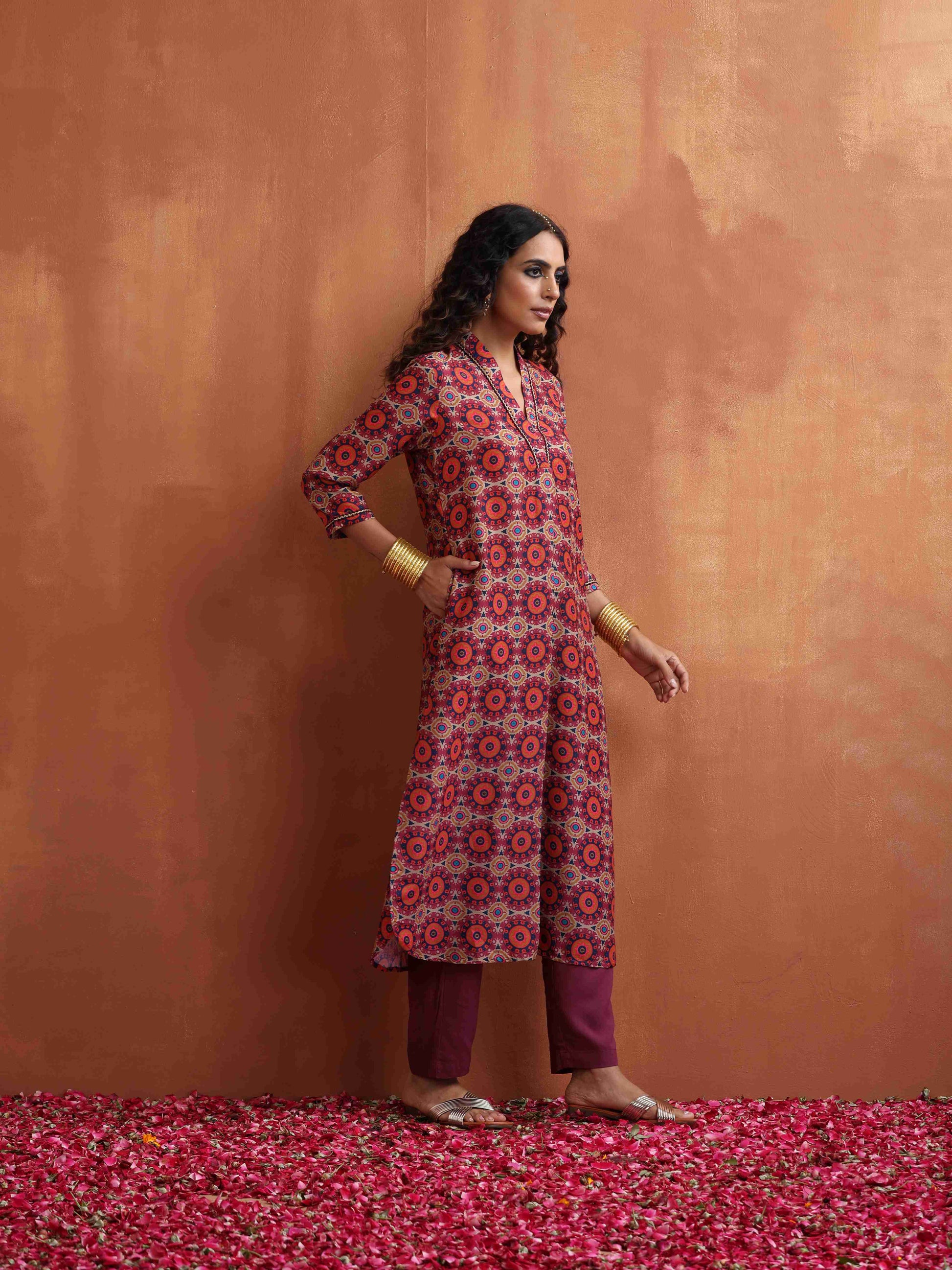 trueBrowns Beige Print Straight Kurta Set | Swadesiicart