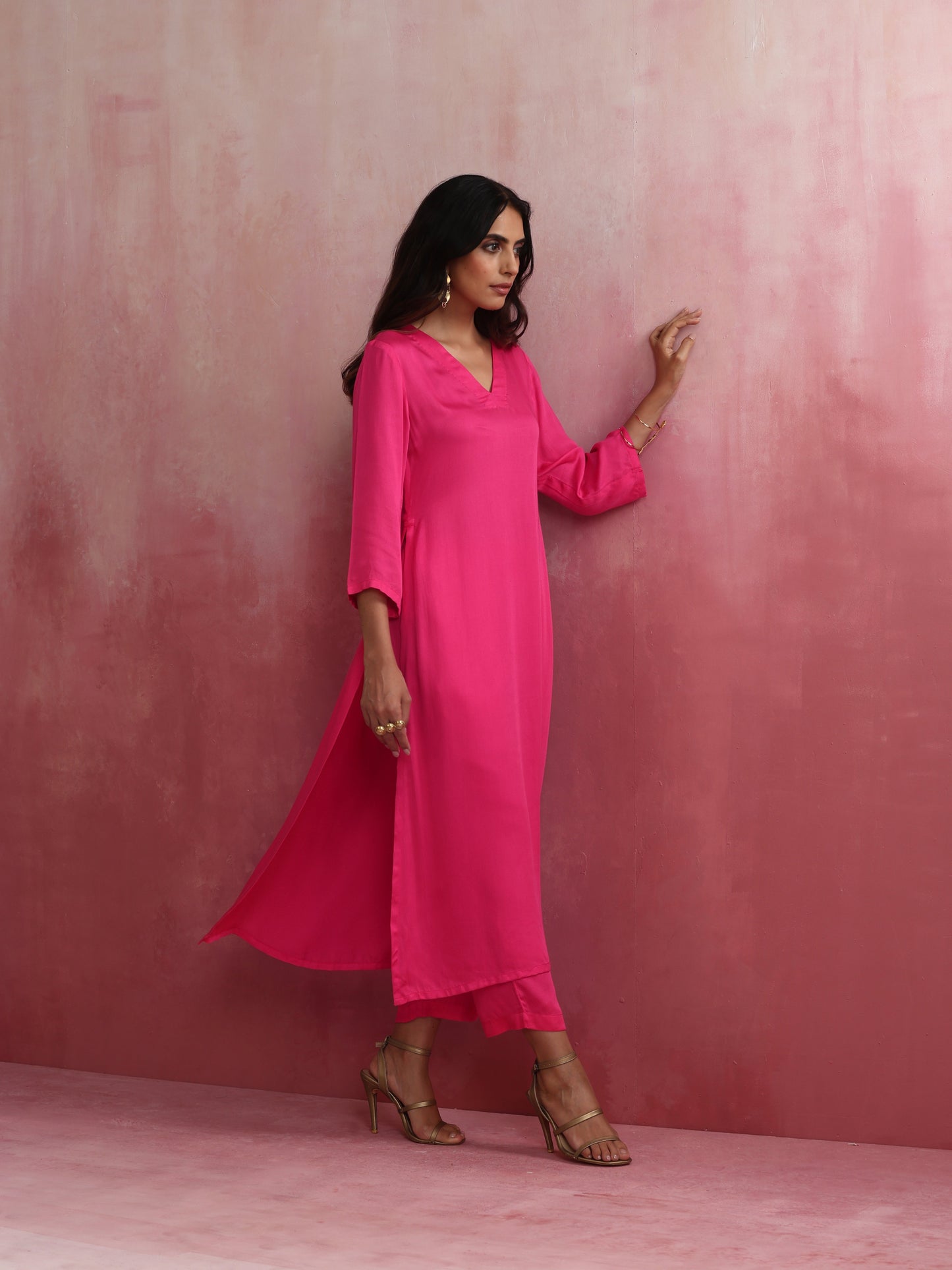 trueBrowns Pink Modal High Slit Kurta Set | Swadesiicart