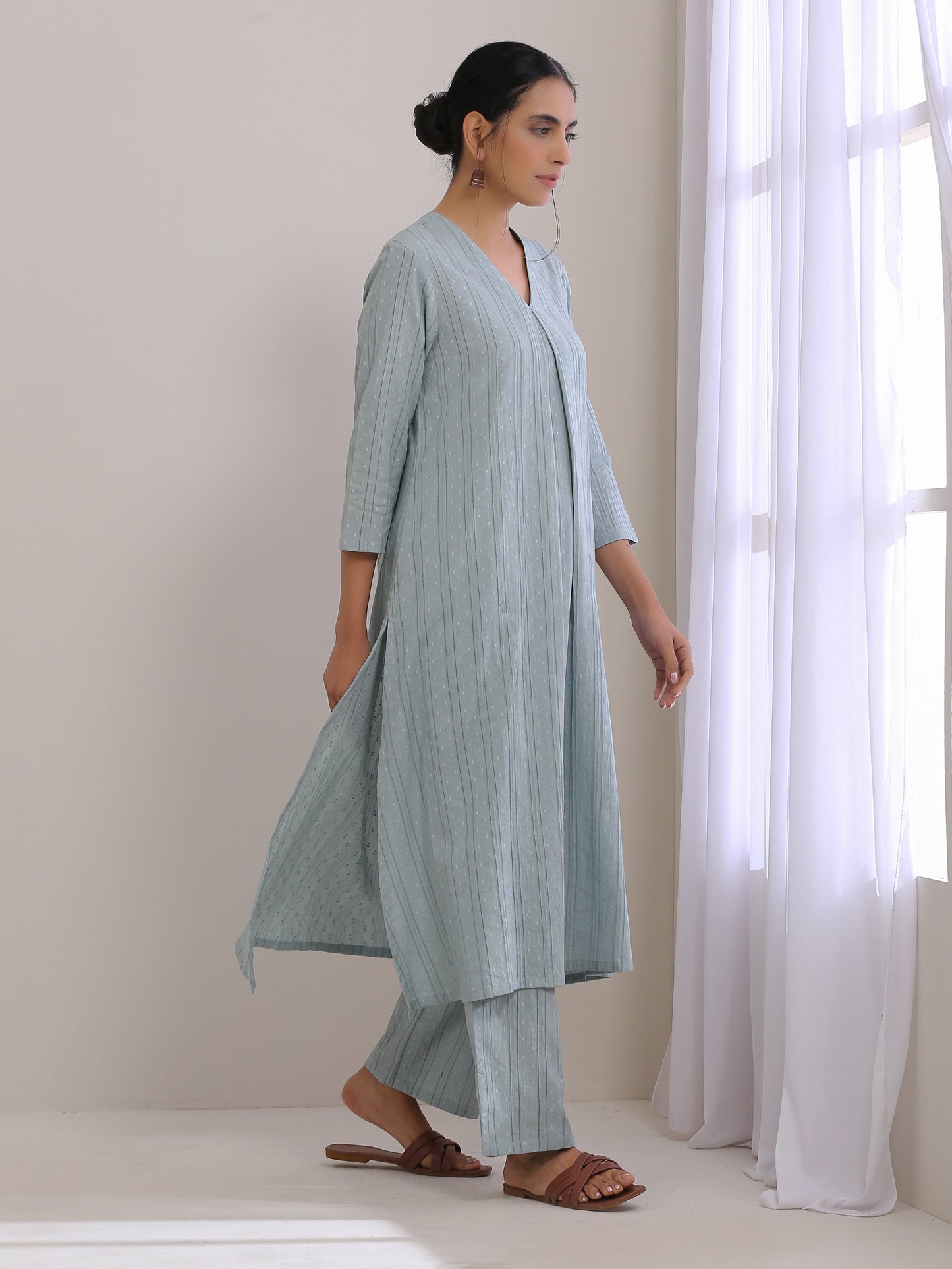 trueBrowns Eggshell Blue Dobby Neck Pleat Kurta Pant Set | Swadesiicart