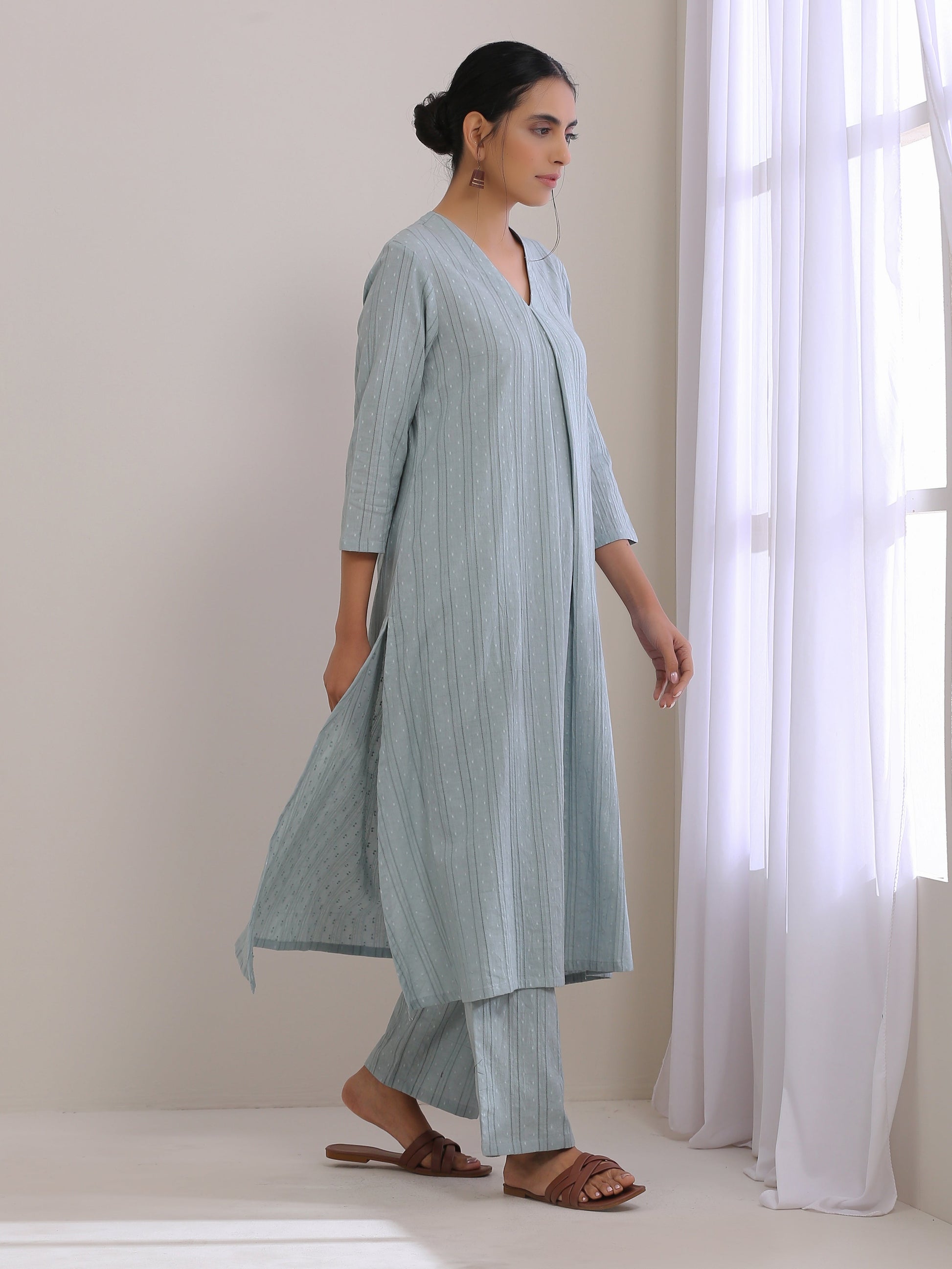 trueBrowns Eggshell Blue Dobby Neck Pleat Kurta Pant Set | Swadesiicart