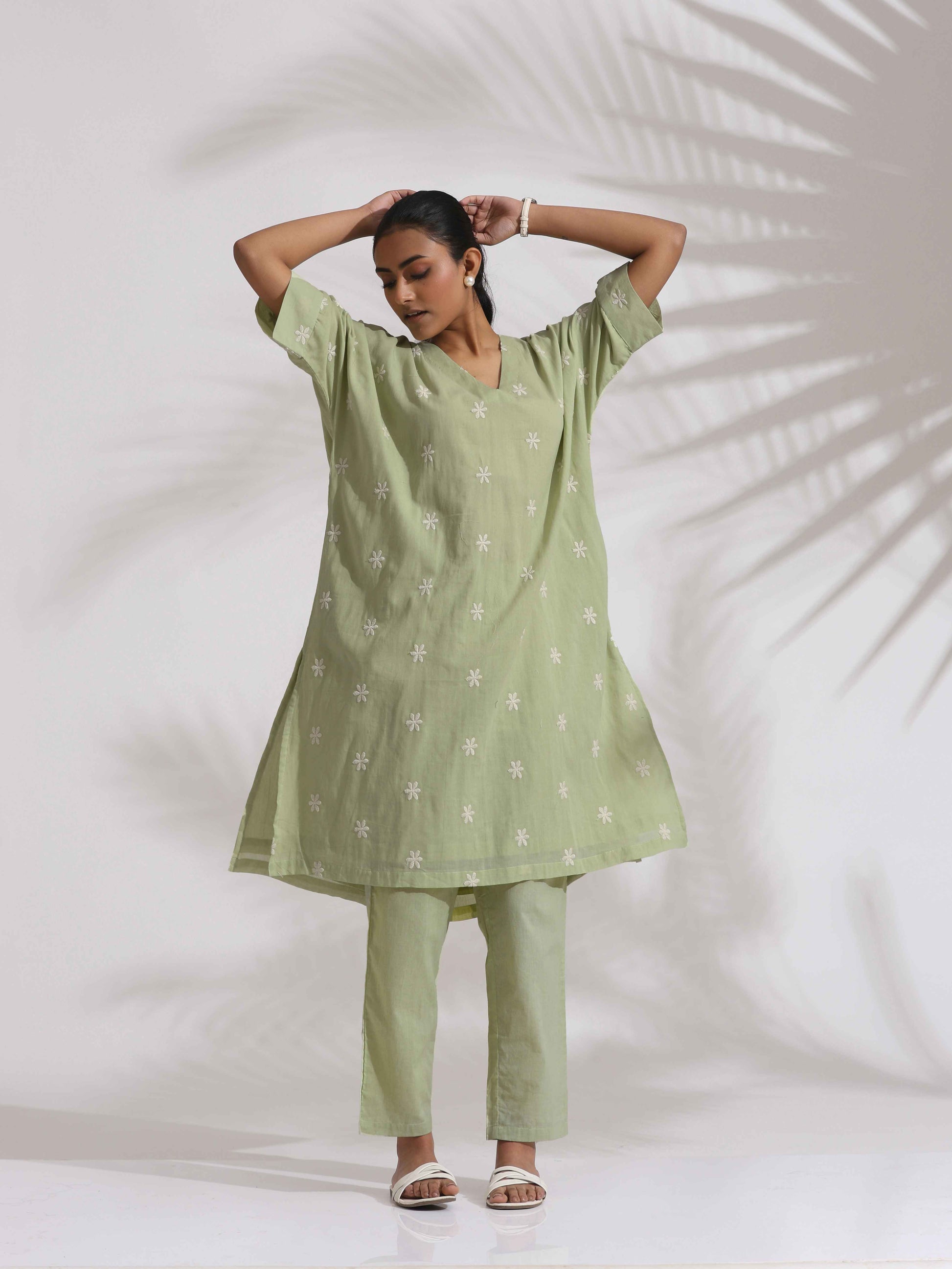 trueBrowns Green Cotton Floral Embroidered Kurta Co-ord Set - Swadesiicart