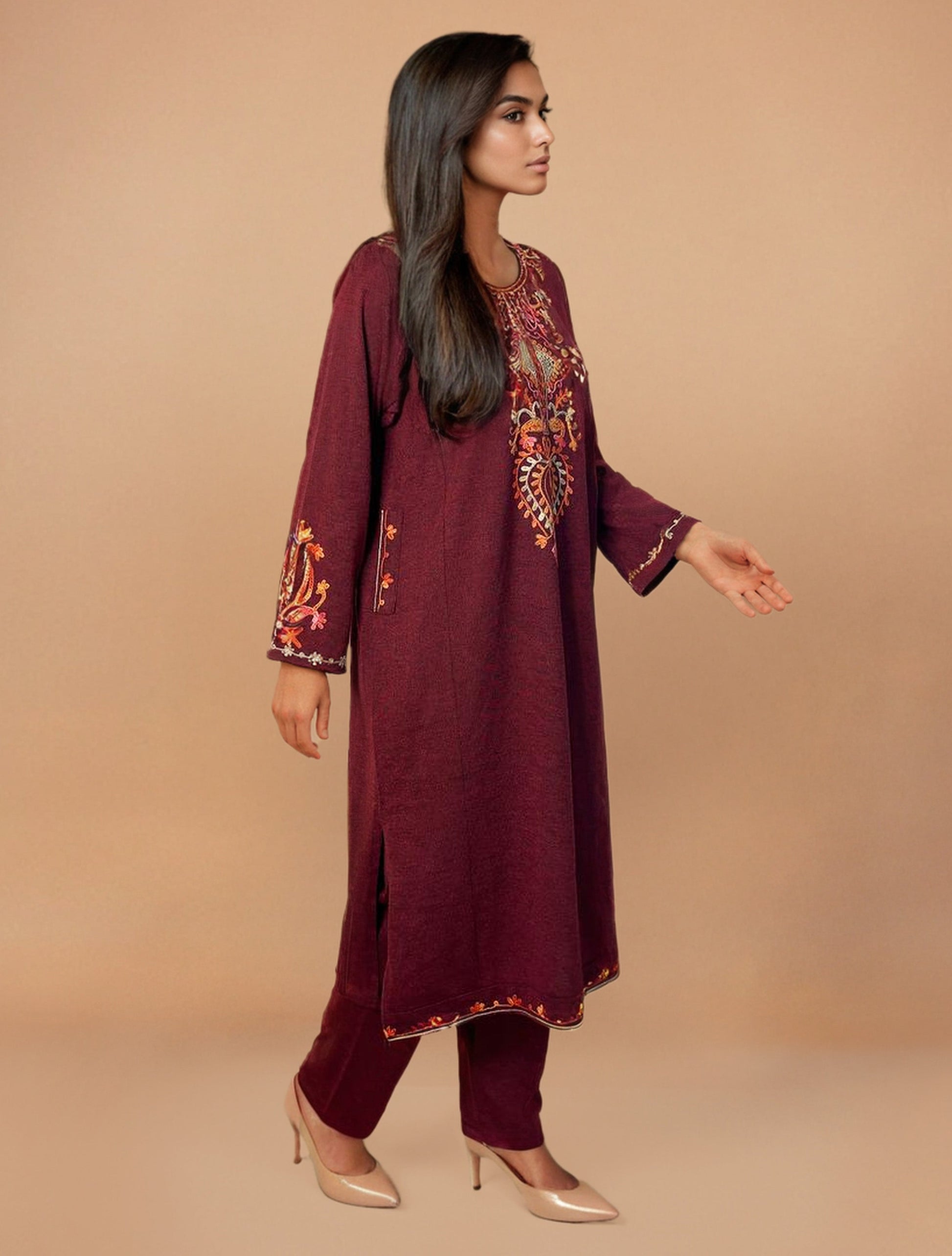 trueBrowns Maroon Embroidered Woollen Phiran Kurta Set | Swadesiicart