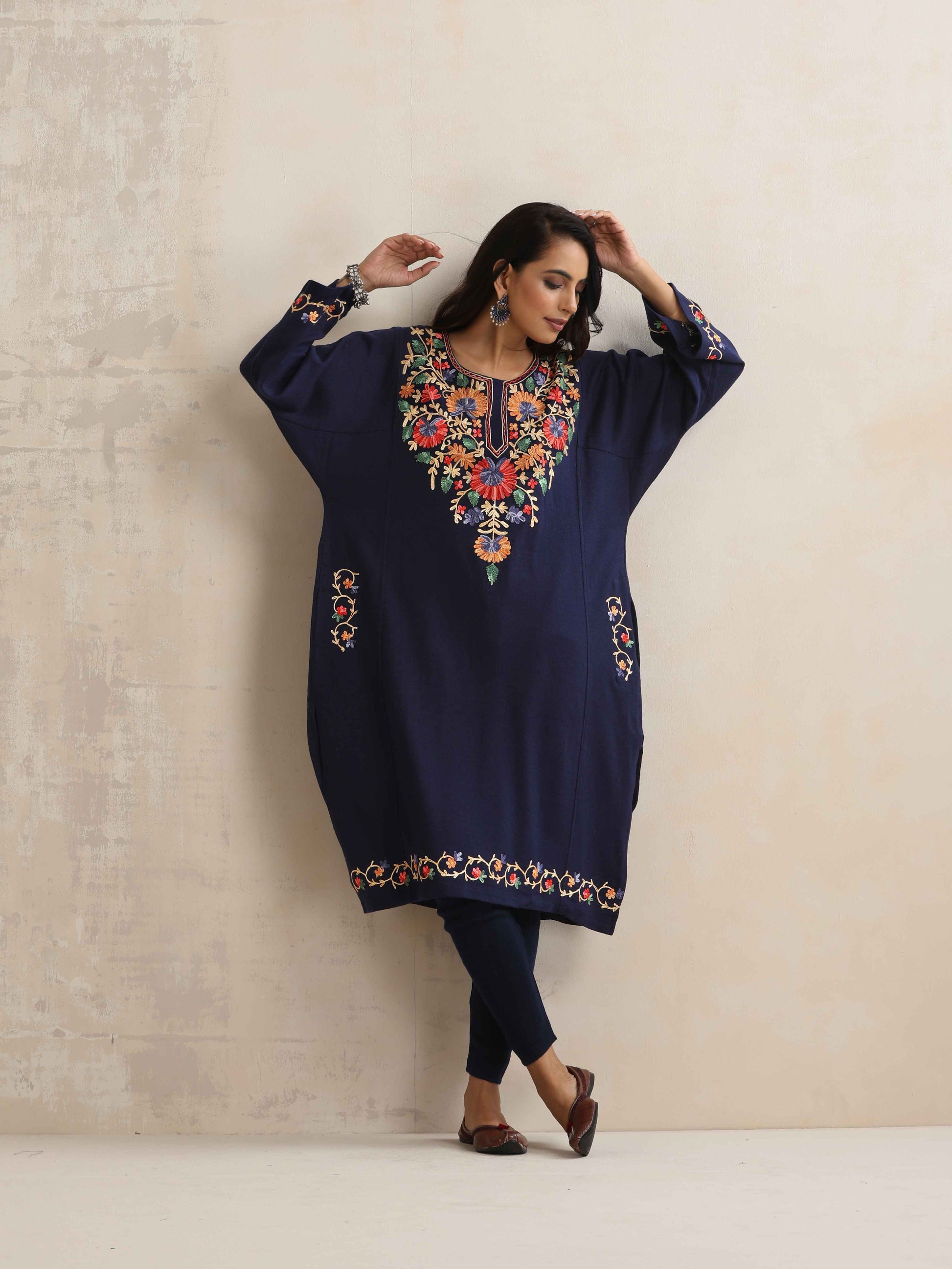 trueBrowns Blue Kashmiri Floral Embroidered Woollen Phiran Kurta | Swadesiicart