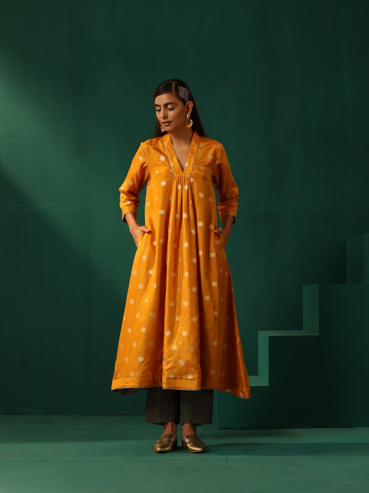 trueBrowns Mustard Geometric Floral Viscose Silk Front Gathered Kurta Pant Set | Swadesiicart