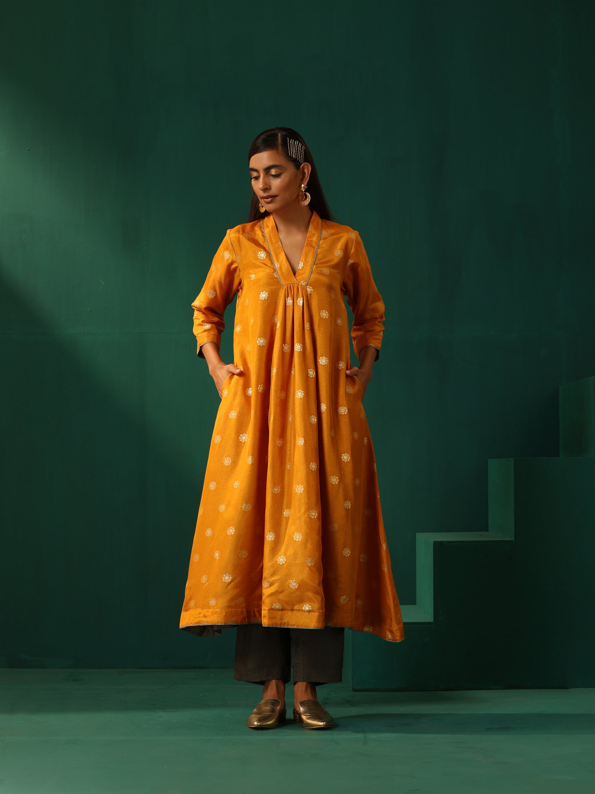 trueBrowns Mustard Geometric Floral Viscose Silk Front Gathered Kurta Pant Set | Swadesiicart