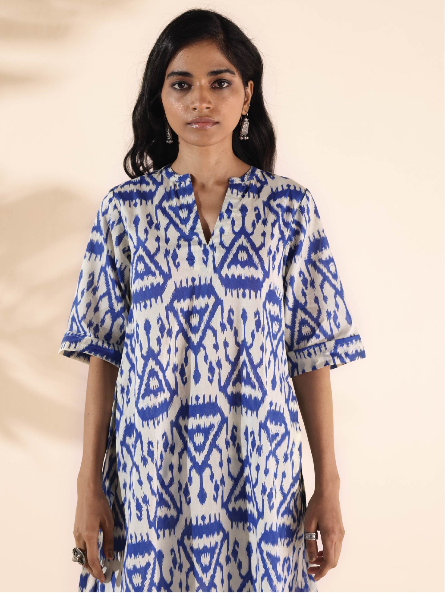 trueBrowns Blue Cotton Ikat High-Low Kurta Pant Set | Swadesiicart