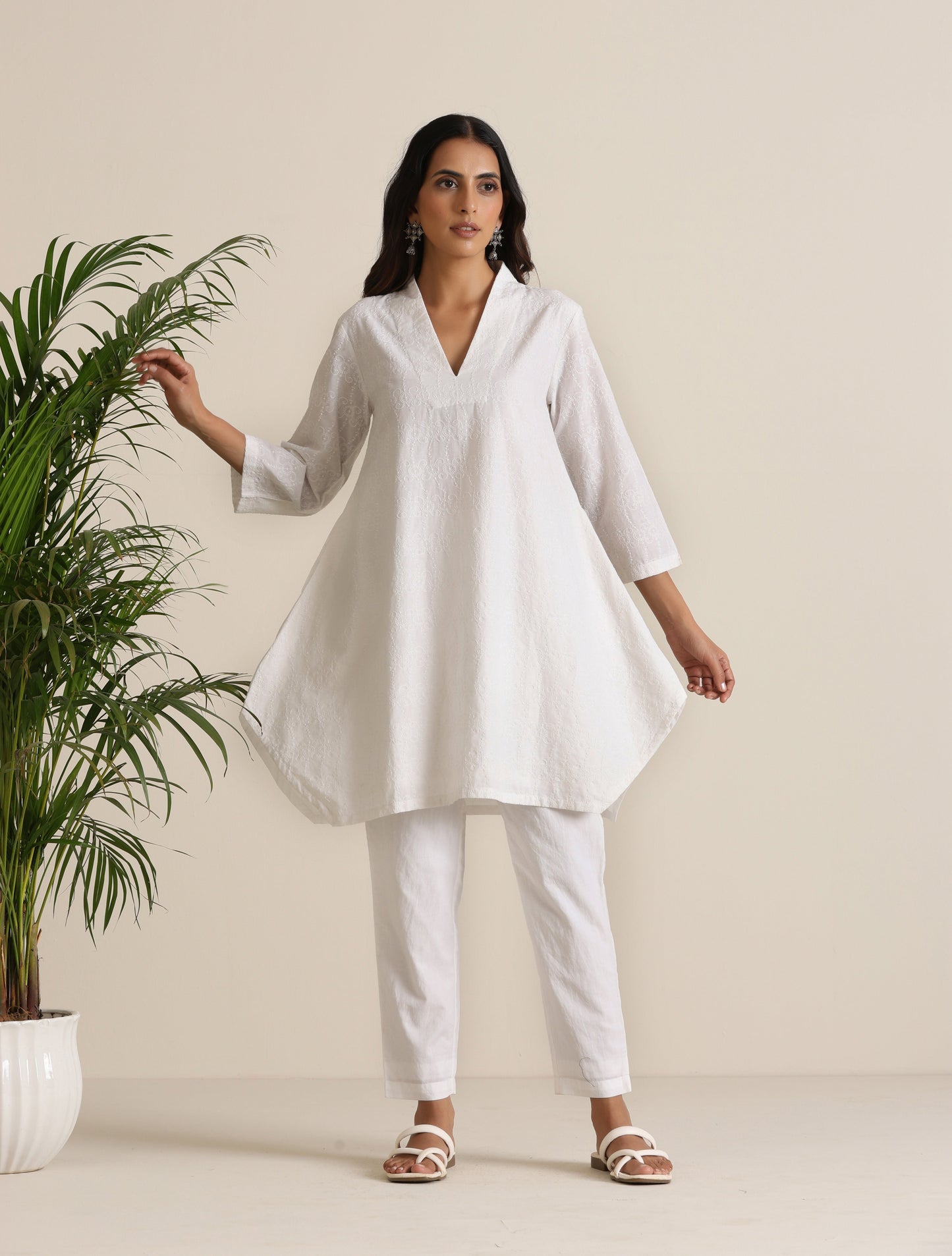 trueBrowns White Cotton Embroidered Co-ord Set - Swadesiicart