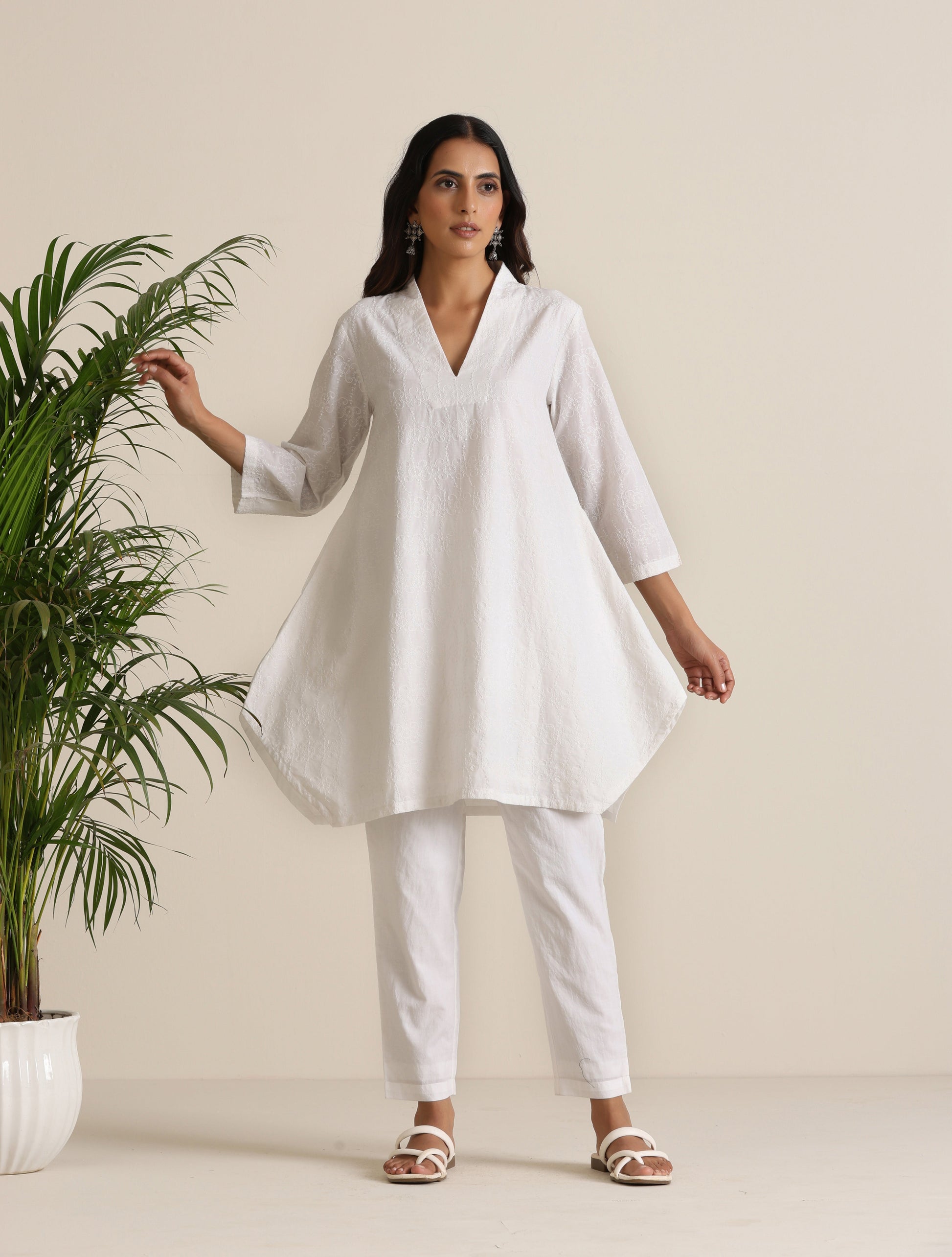 trueBrowns White Cotton Embroidered Co-ord Set - Swadesiicart