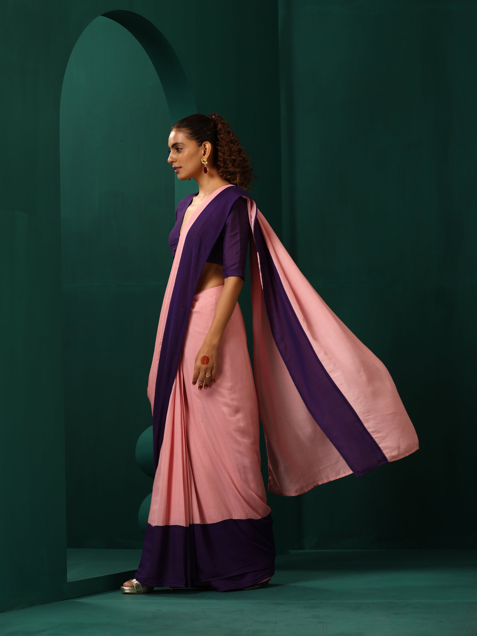trueBrowns Pink Purple Muslin Silk Ready to Wear Saree | Swadesiicart