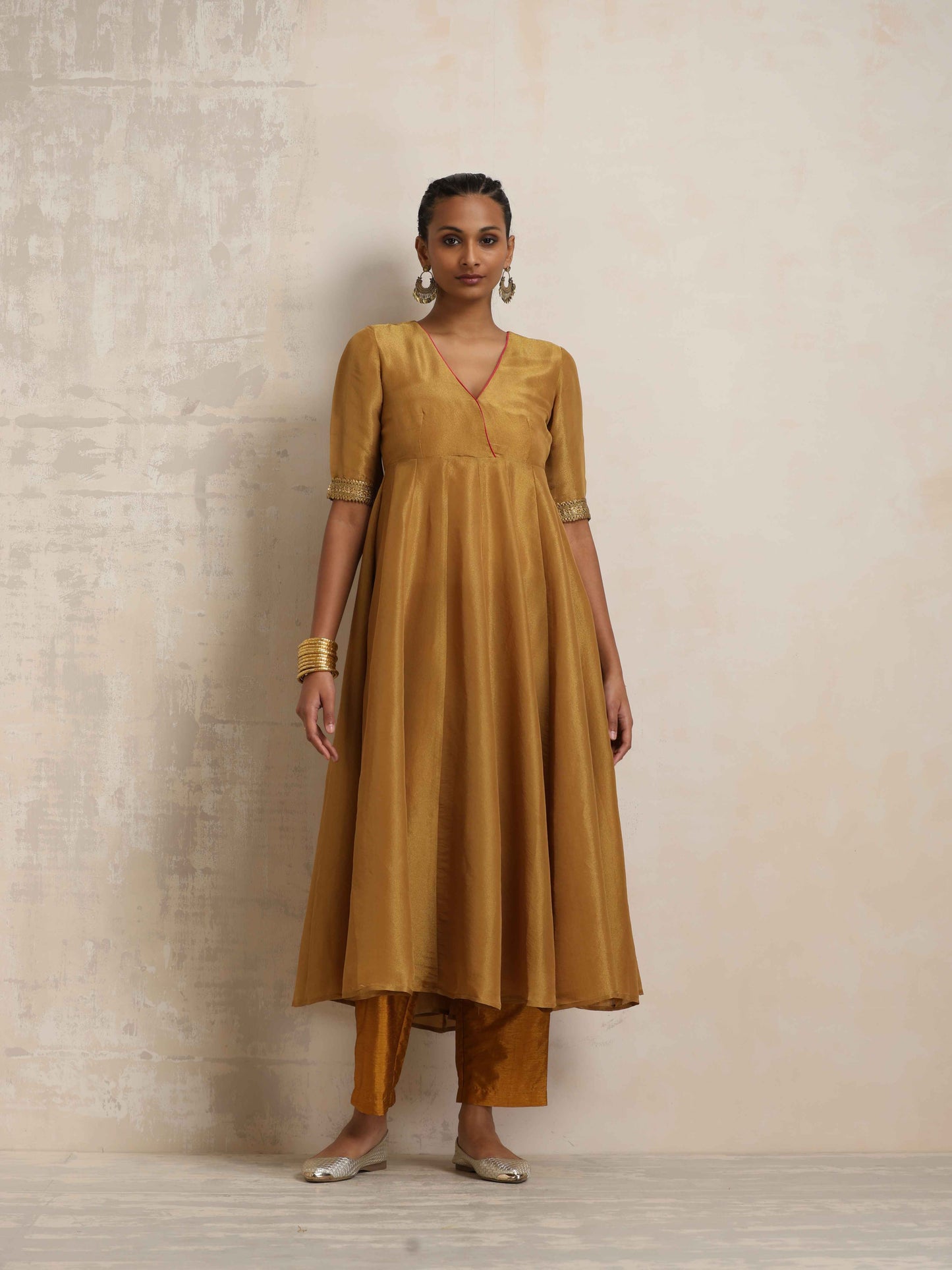 trueBrowns Gold Tissue Flared Anarkali Kurta Set | Swadesiicart