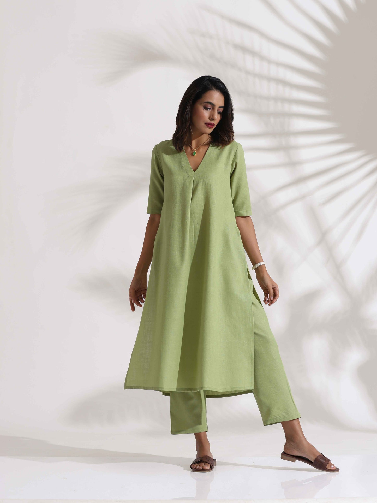 trueBrowns Green Slub Kurta Set | Swadesiicart
