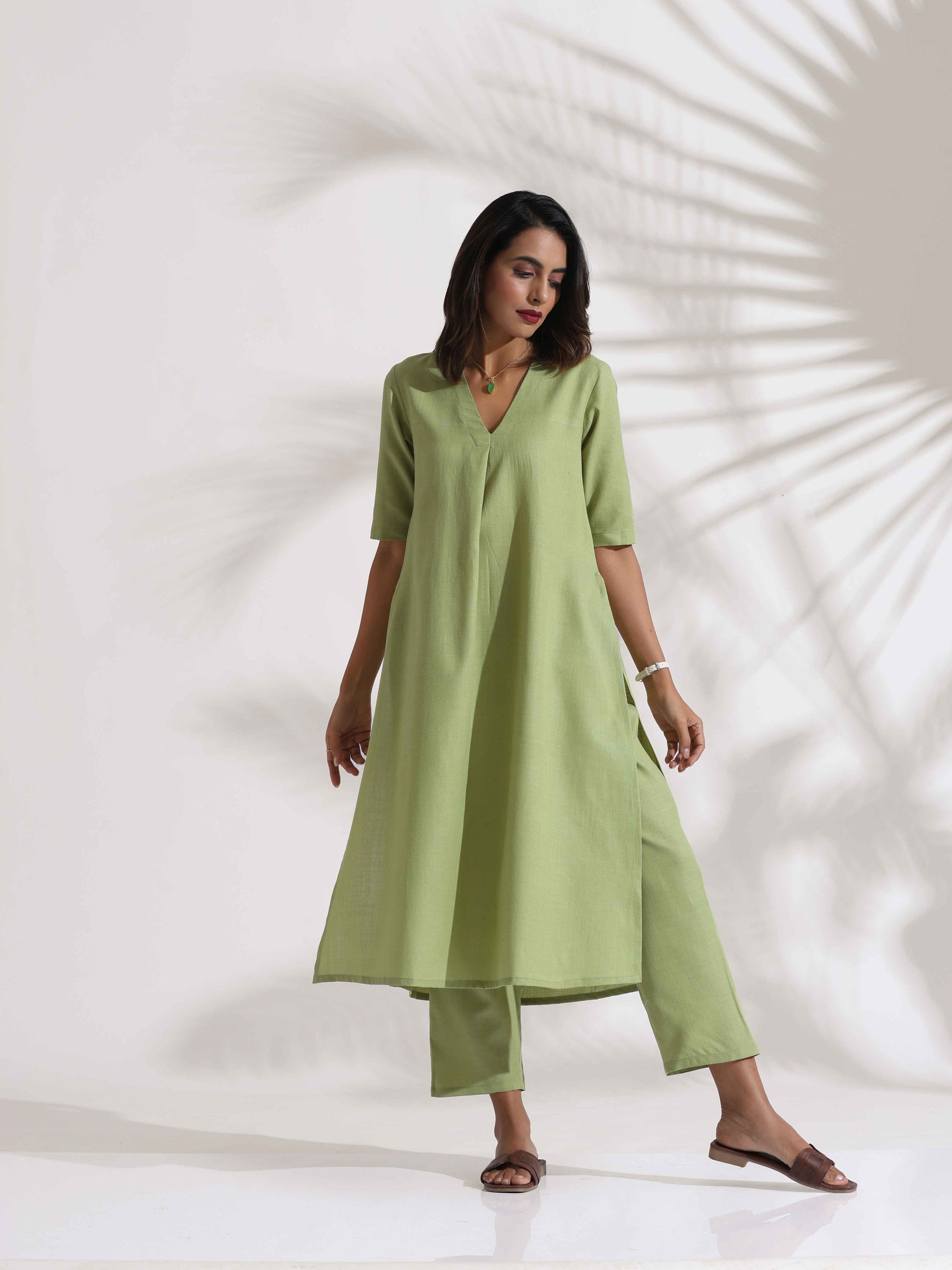 trueBrowns Green Slub Kurta Set | Swadesiicart
