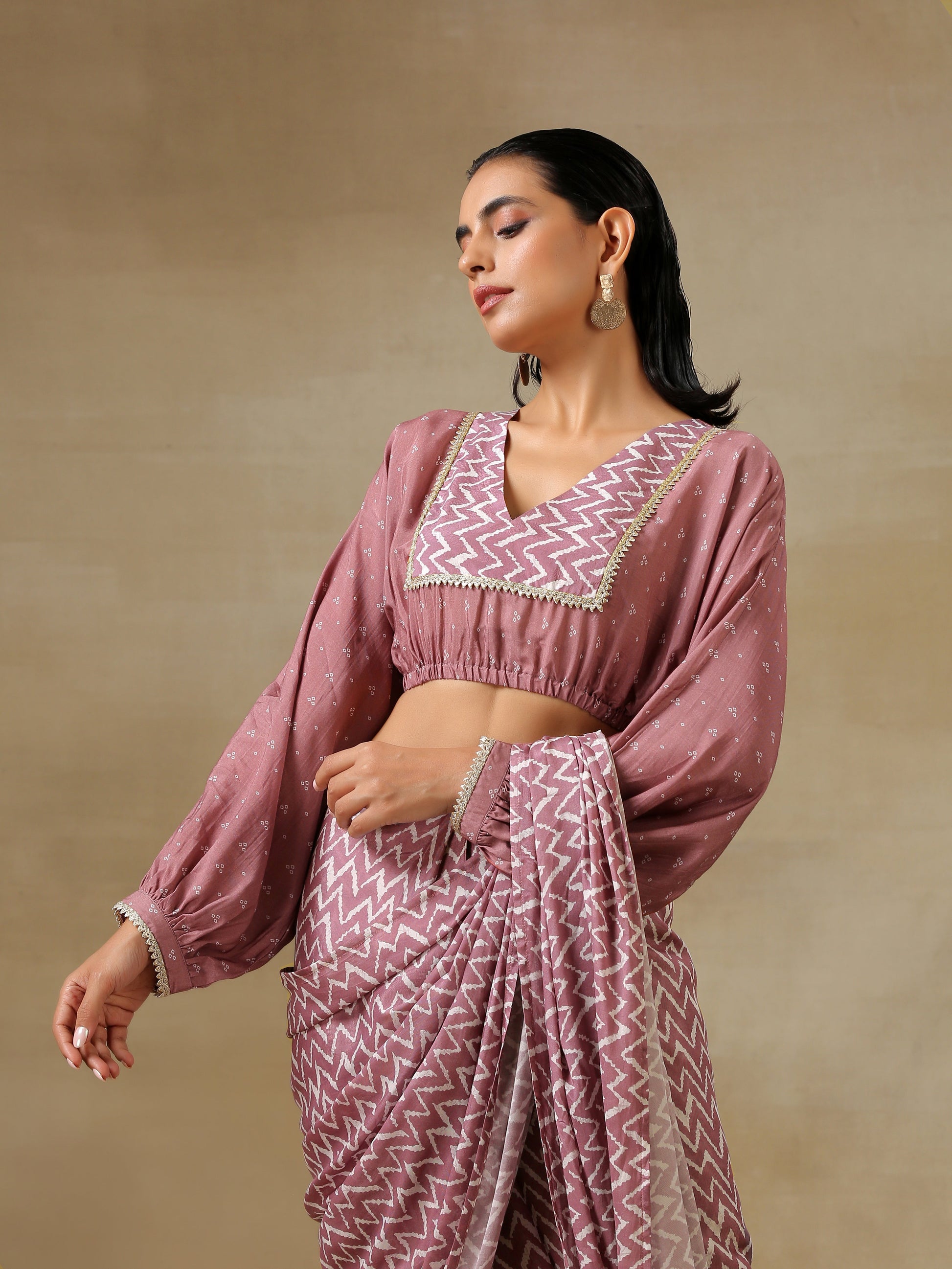 trueBrowns Dark Mauve Bandhani Printed Silk Elasticated Blouse | Swadesiicart