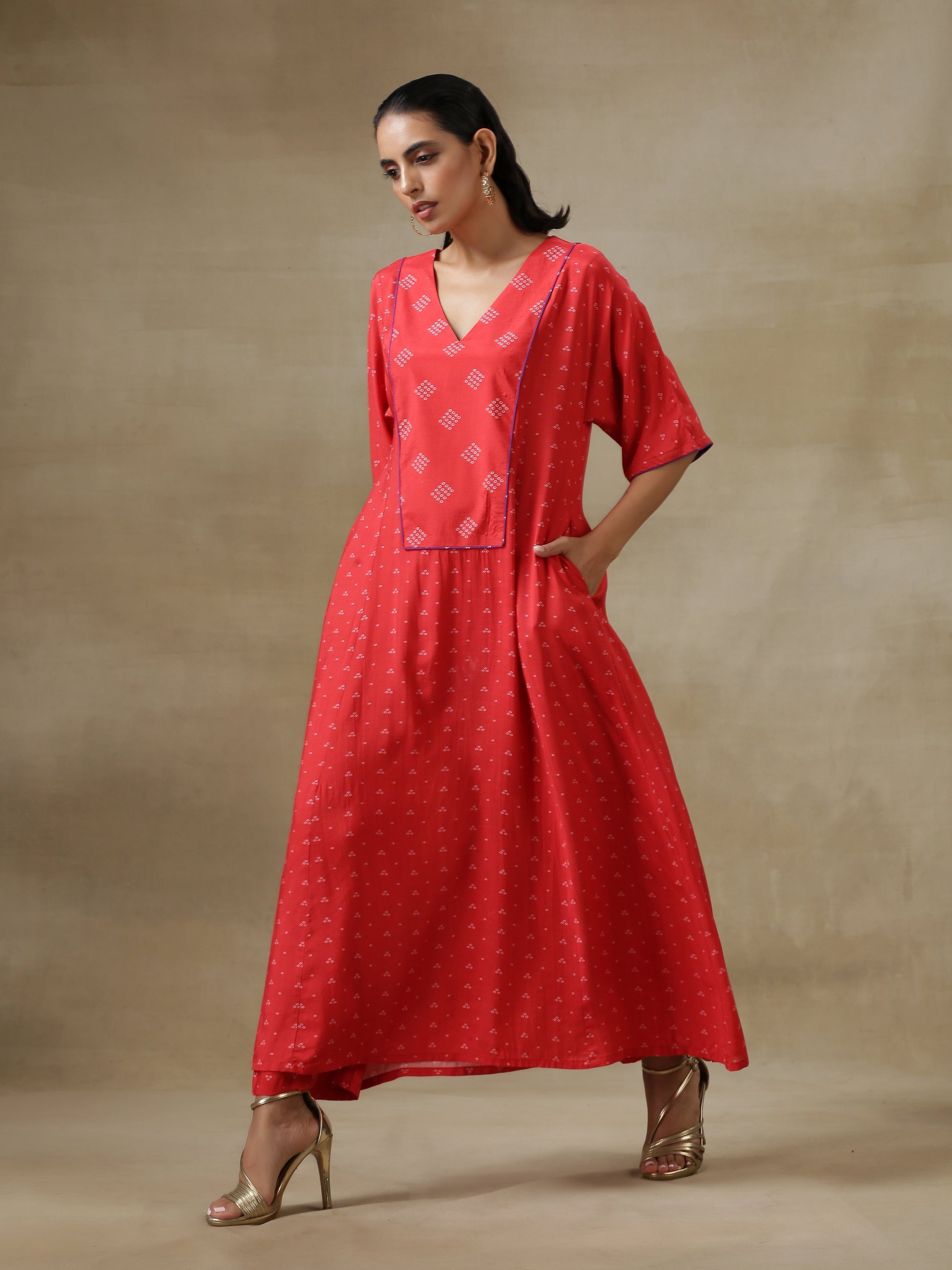 trueBrowns Red Bandhani Printed Silk Long Kurta Pant Set | Swadesiicart