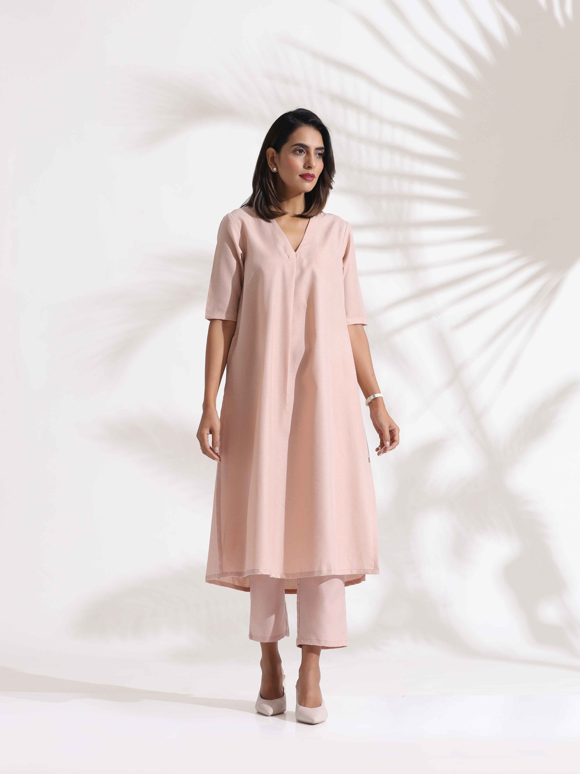 trueBrowns Light Pink Slub Kurta Set | Swadesiicart