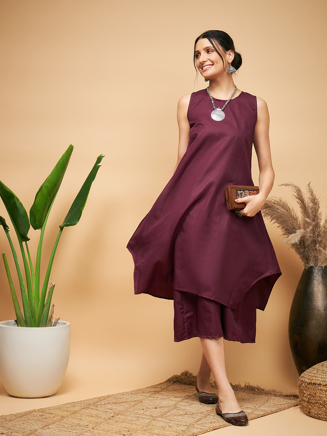 InWeave Women's Wine Solid Short Kurta Palazzo Set - Swadesiicart