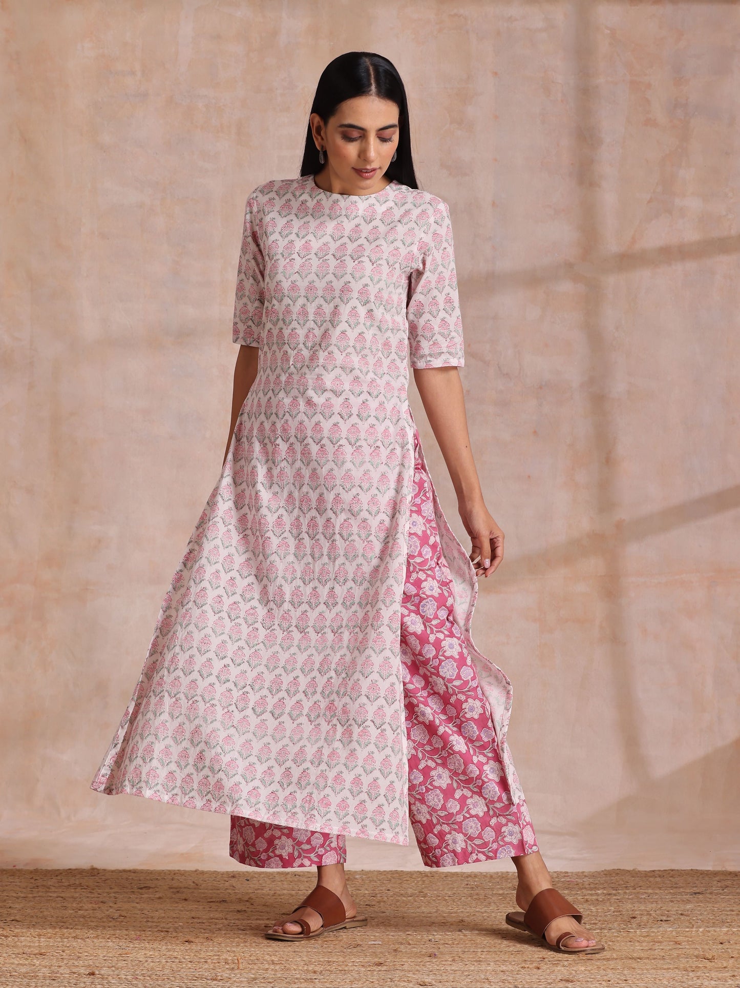 trueBrowns Pink Green Floral On White Block Print Cotton Slit Kurta Pant Set | Relove | Swadesiicart