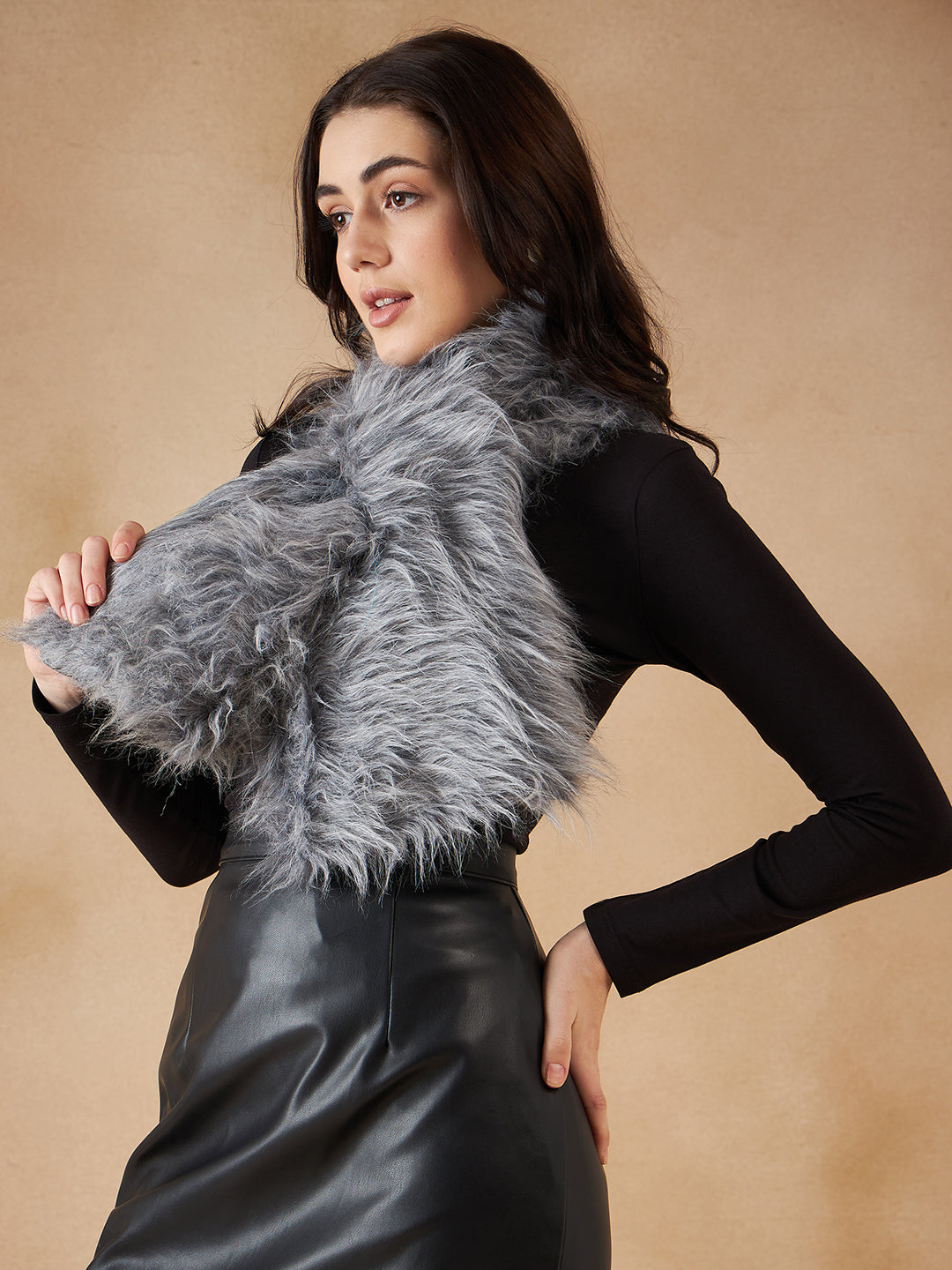 InWeave Women's Light Grey Faux Fur Neck Warmer - Swadesiicart
