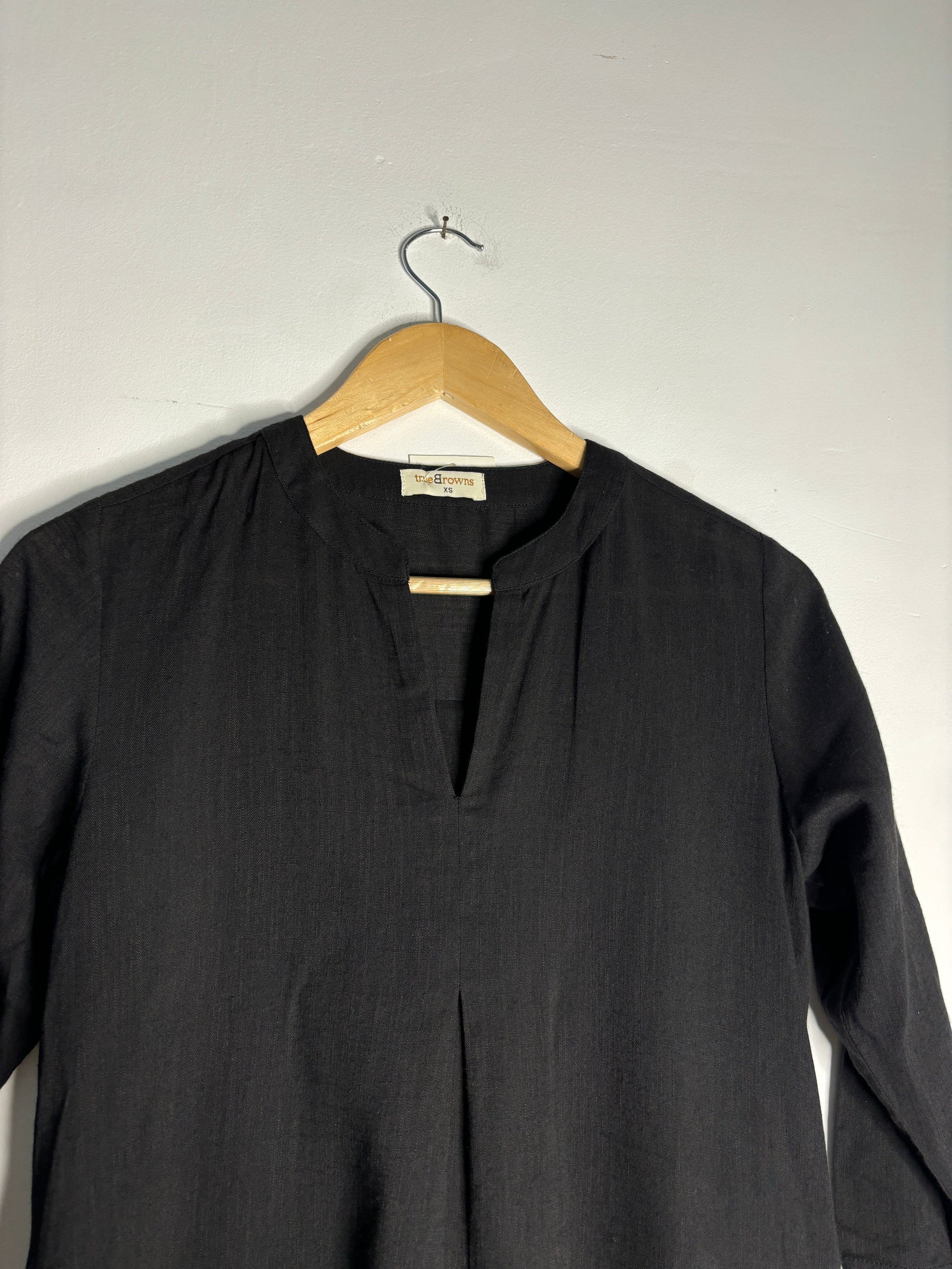 trueBrowns Black Slub Short Top | Swadesiicart