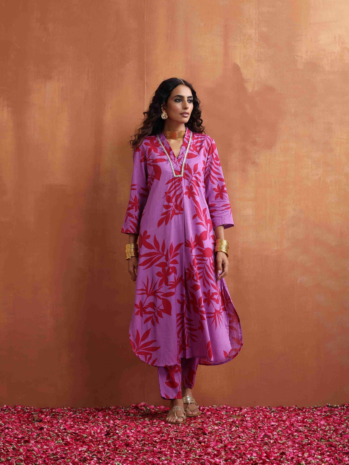 trueBrowns Purple Print Straight Kurta Set | Swadesiicart