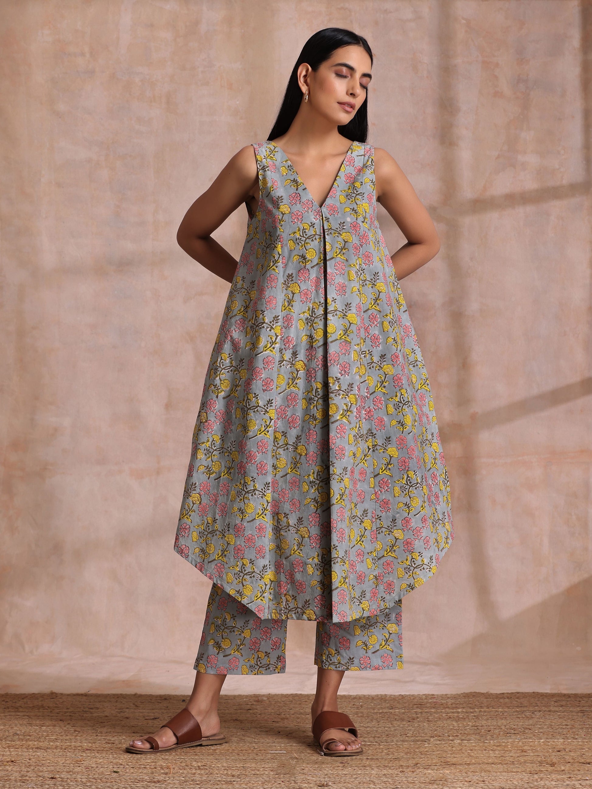 trueBrowns Grey Overall Floral Block Print Cotton Sleeveless Flared Kurta Pant Set | Swadesiicart