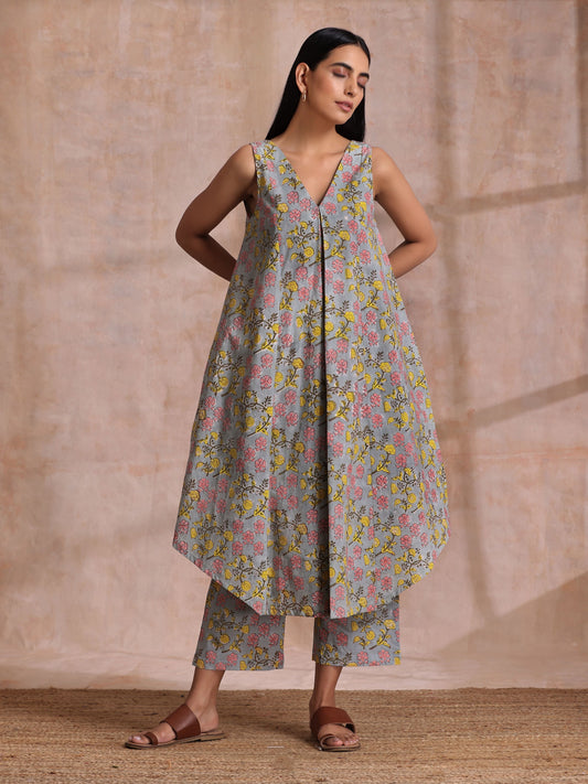 trueBrowns Grey Overall Floral Block Print Cotton Sleeveless Flared Kurta Pant Set | Swadesiicart