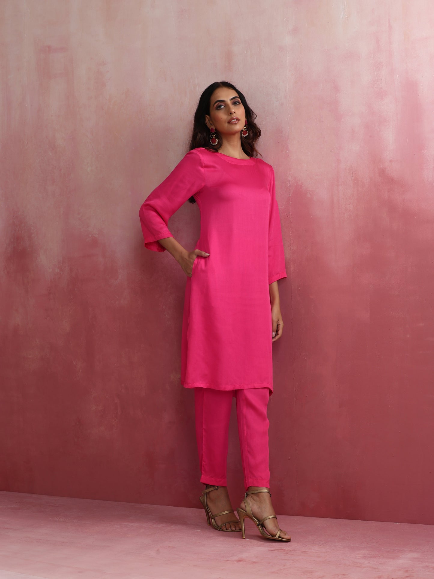 trueBrowns Pink Modal Round Neck Kurta Co-ord Set - Swadesiicart