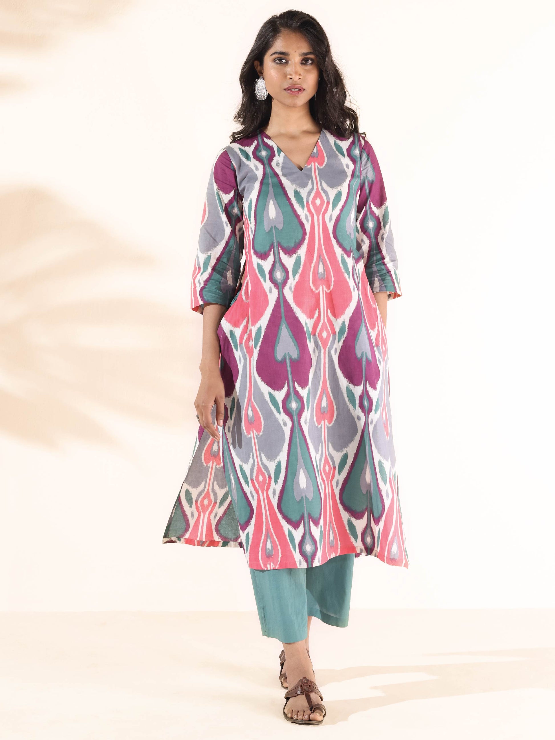 trueBrowns Green Cotton Ikat Kurta Pant Set | Swadesiicart