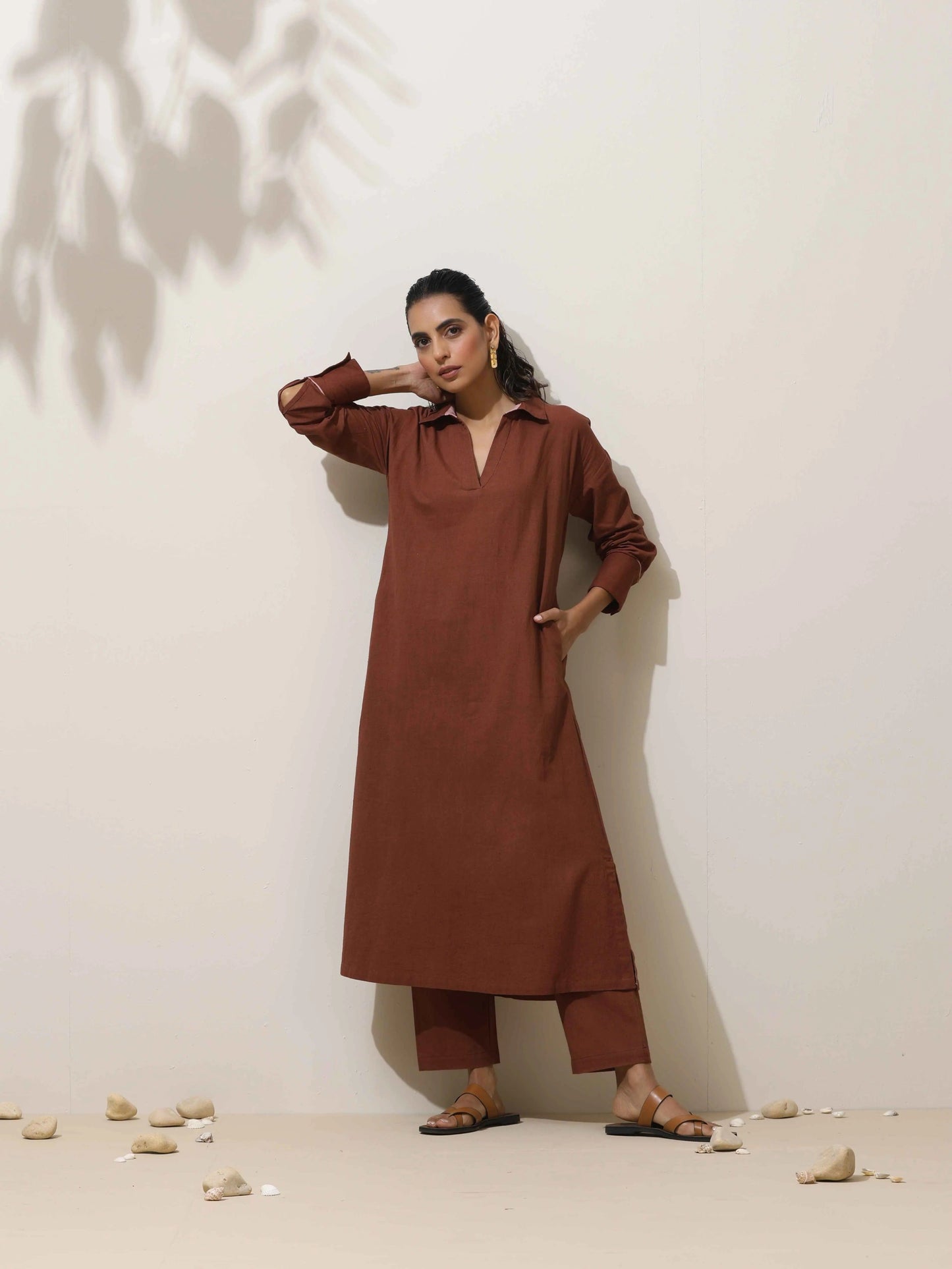 trueBrowns Brown Cotton Linen Kurta Pant Set | Swadesiicart
