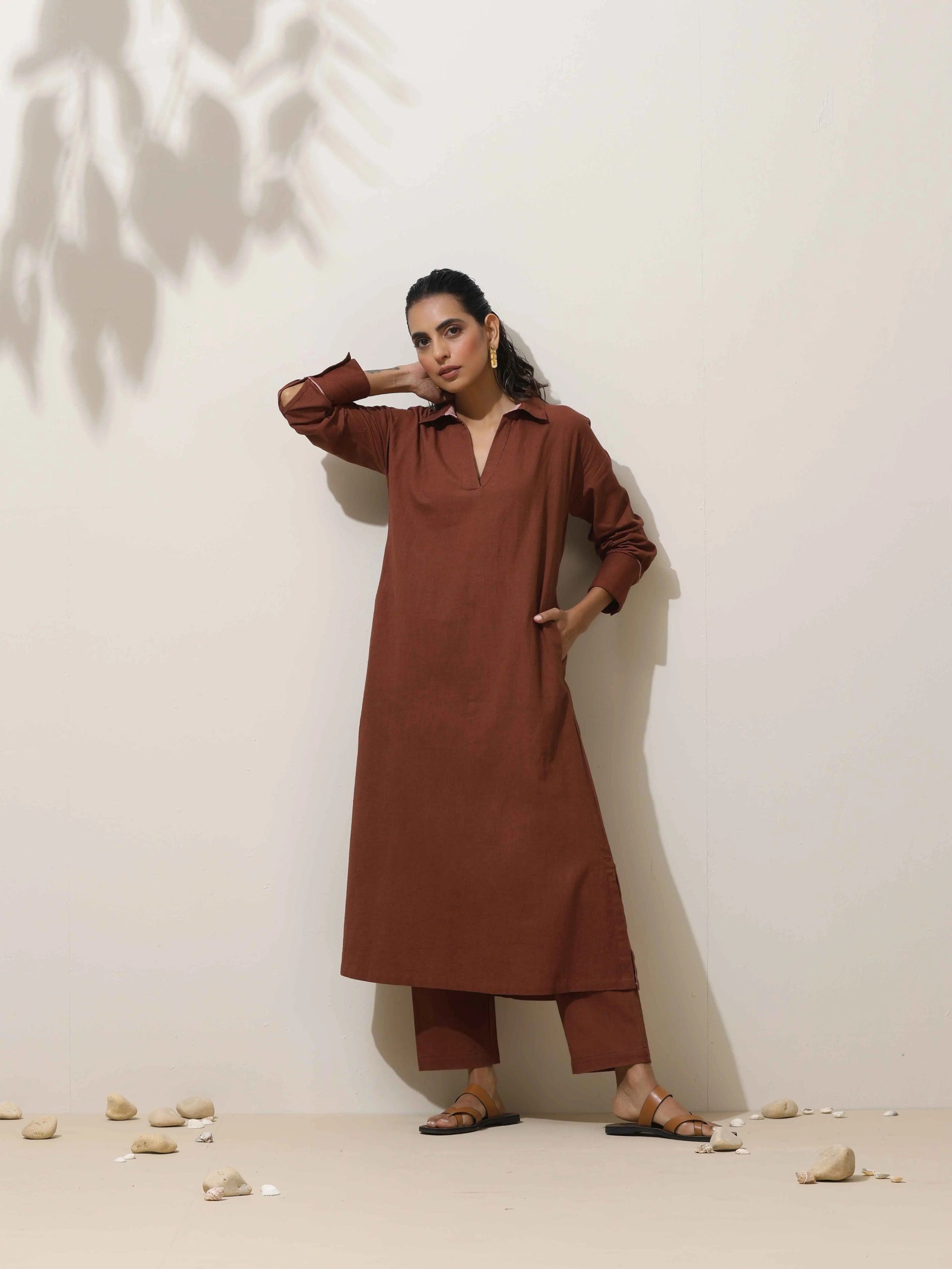 trueBrowns Brown Cotton Linen Kurta Pant Set | Swadesiicart