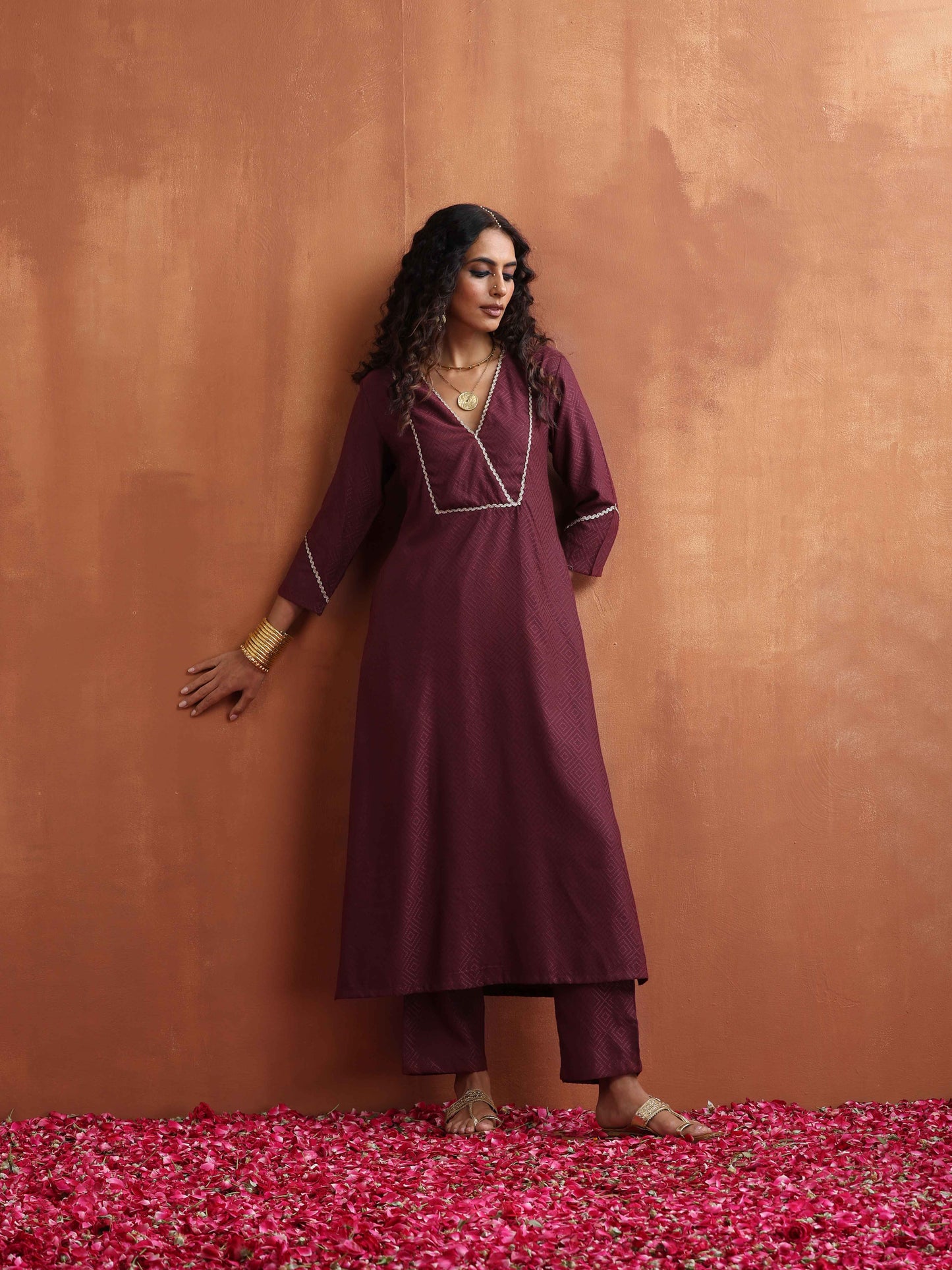 trueBrowns Maroon Straight Kurta Set | Swadesiicart