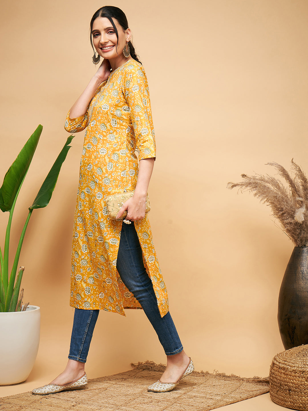 InWeave Women's Yellow Foil Print Gota Straight Kurta - Swadesiicart