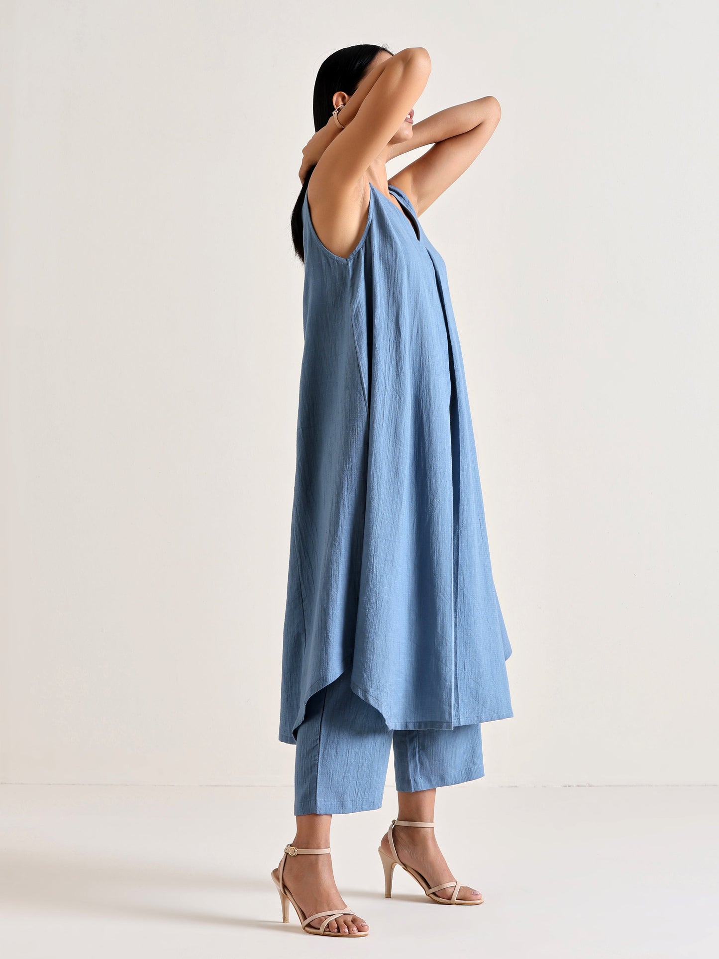 trueBrowns Light Blue Sleeveless Flared Kurta Pant Set | Swadesiicart