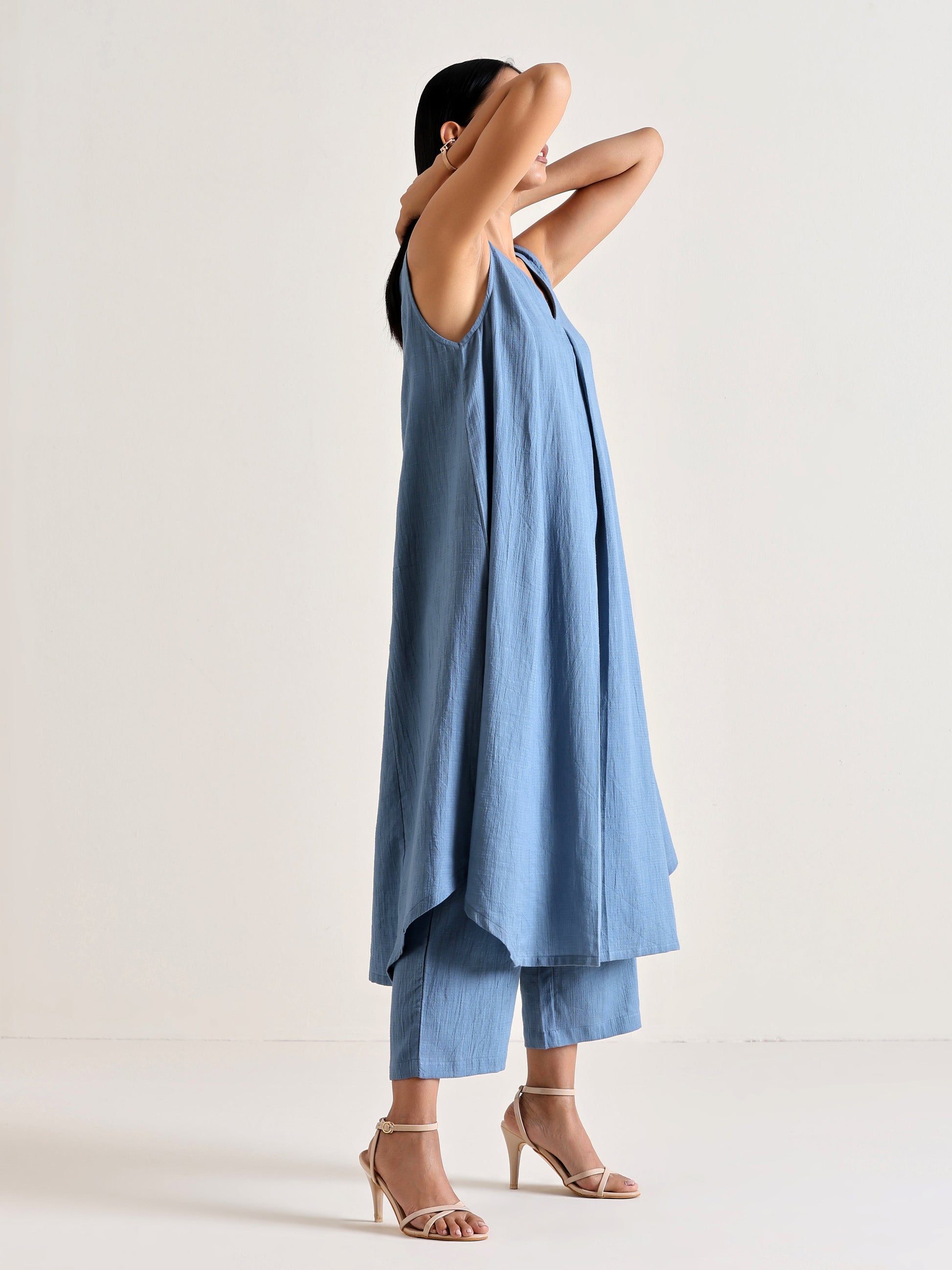trueBrowns Light Blue Sleeveless Flared Kurta Pant Set | Swadesiicart