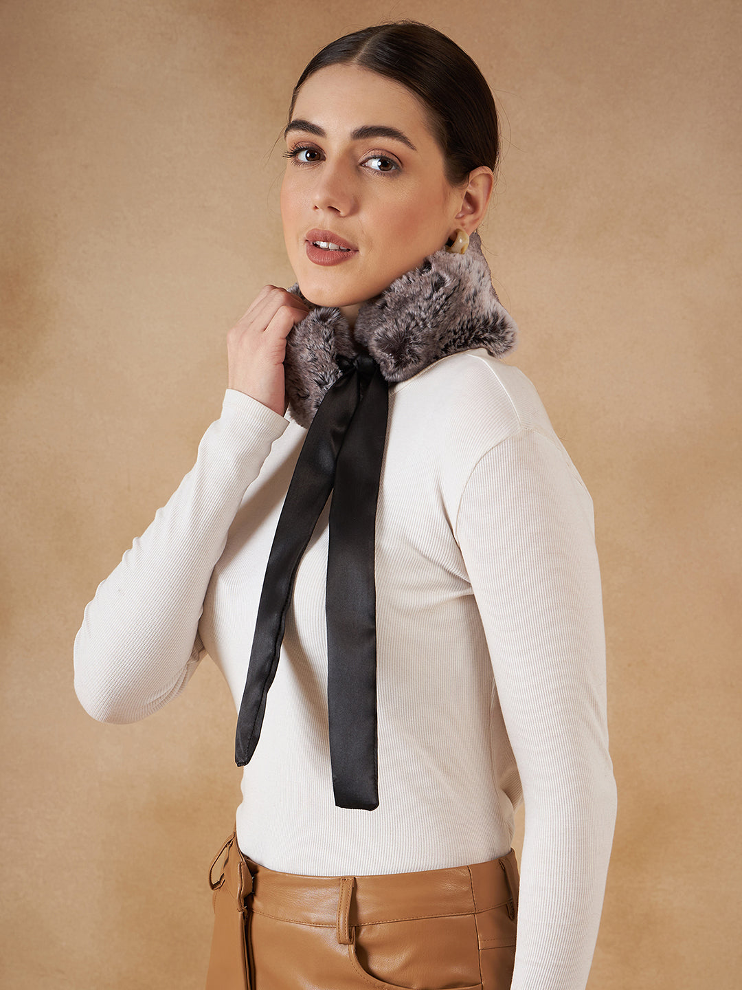InWeave Women's Dark Grey Duble Shade Fur Neckpiece - Swadesiicart