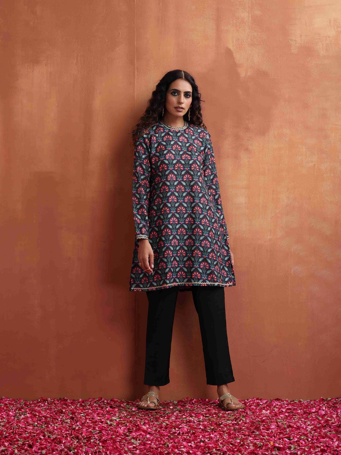 trueBrowns Black Floral Print Co-ord Set - Swadesiicart