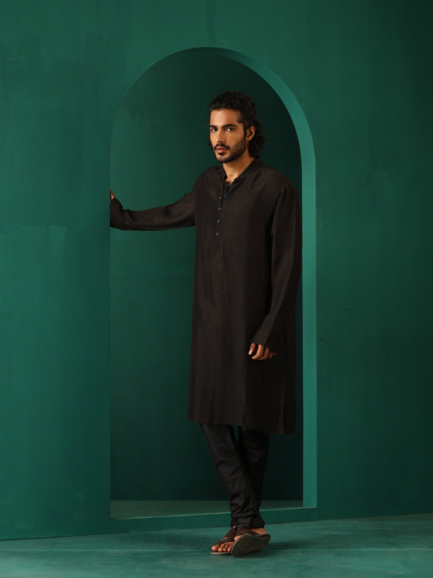 trueBrowns Men's Black Silk Long Kurta | Swadesiicart