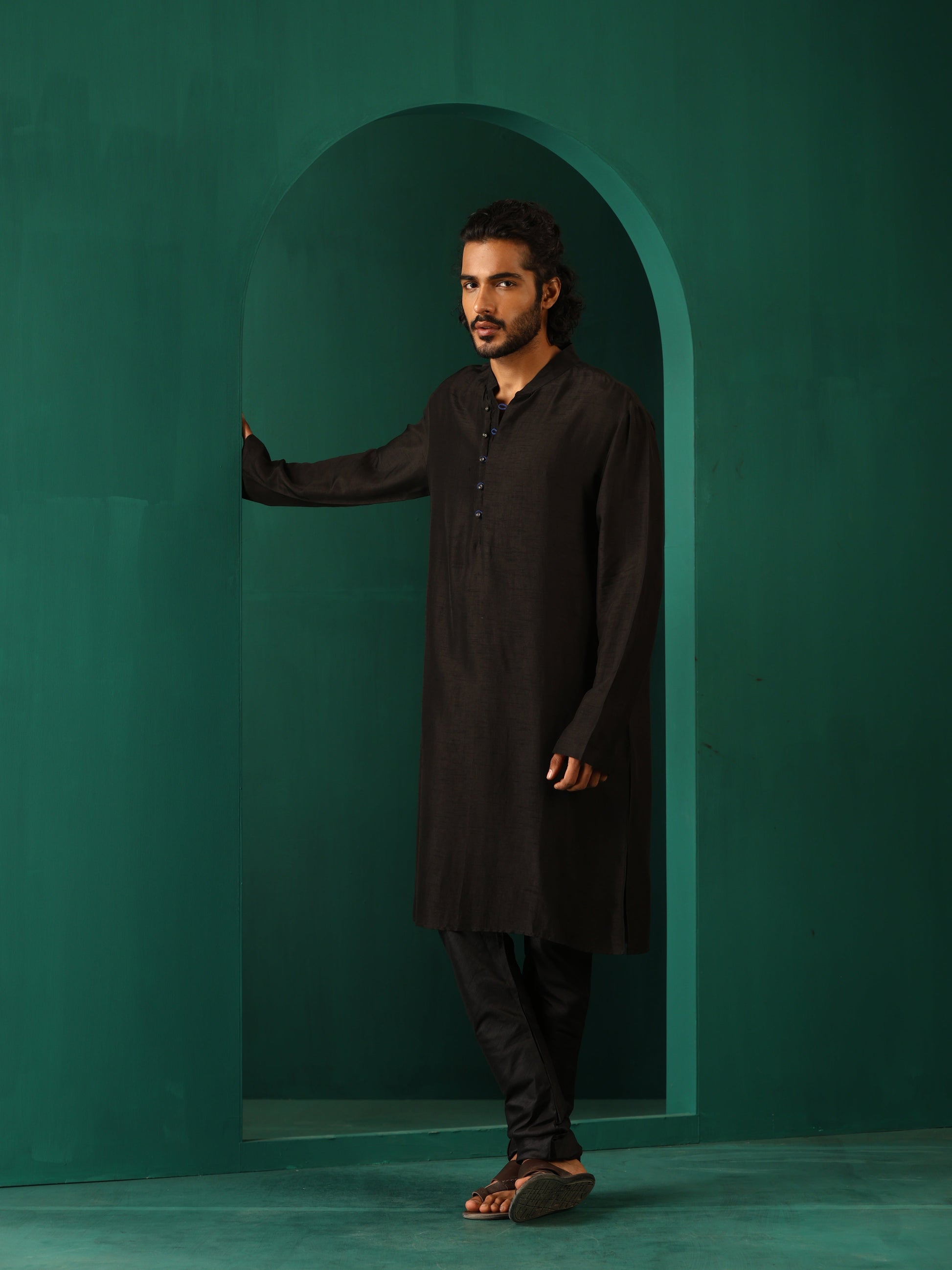 trueBrowns Men's Black Silk Long Kurta | Swadesiicart
