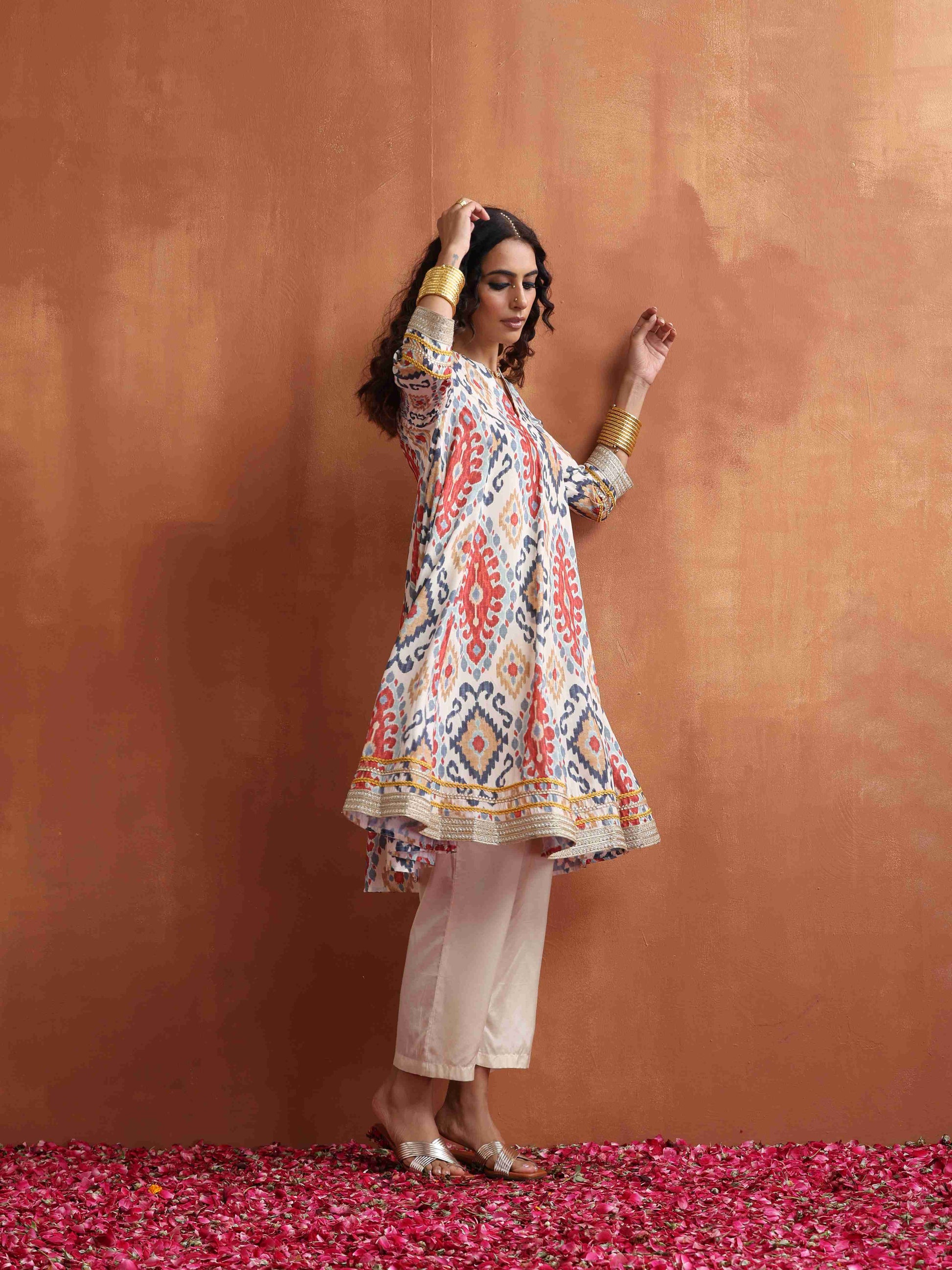 trueBrowns Off White Ikat Print Anarkali Kurta Co-ord Set - Swadesiicart