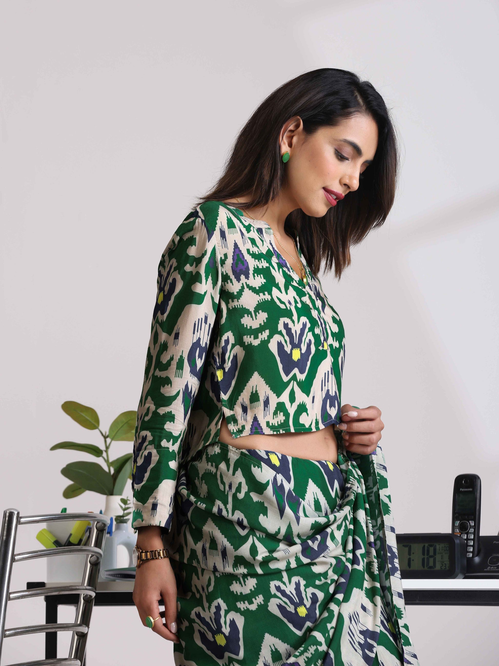 trueBrowns Green Muslin Ikat Shirt Blouse | Swadesiicart
