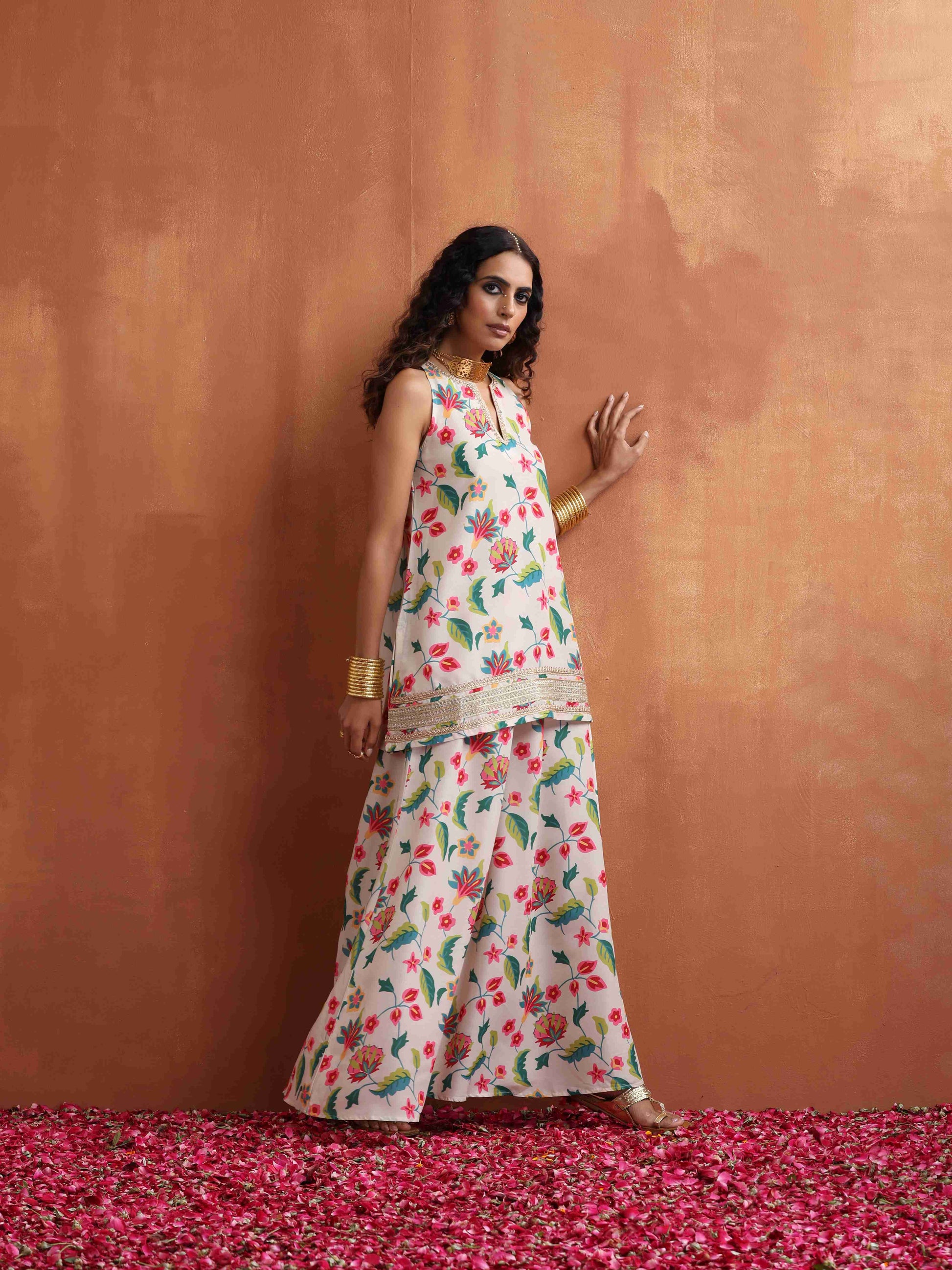 trueBrowns Off White Print Sharara Set | Swadesiicart
