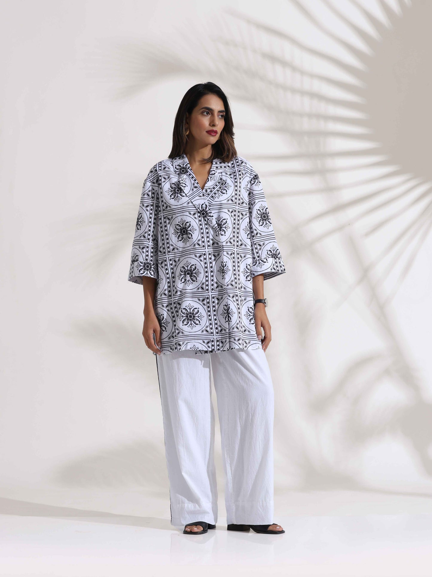 trueBrowns White Cotton Print Jacket Co-ord Set - Swadesiicart