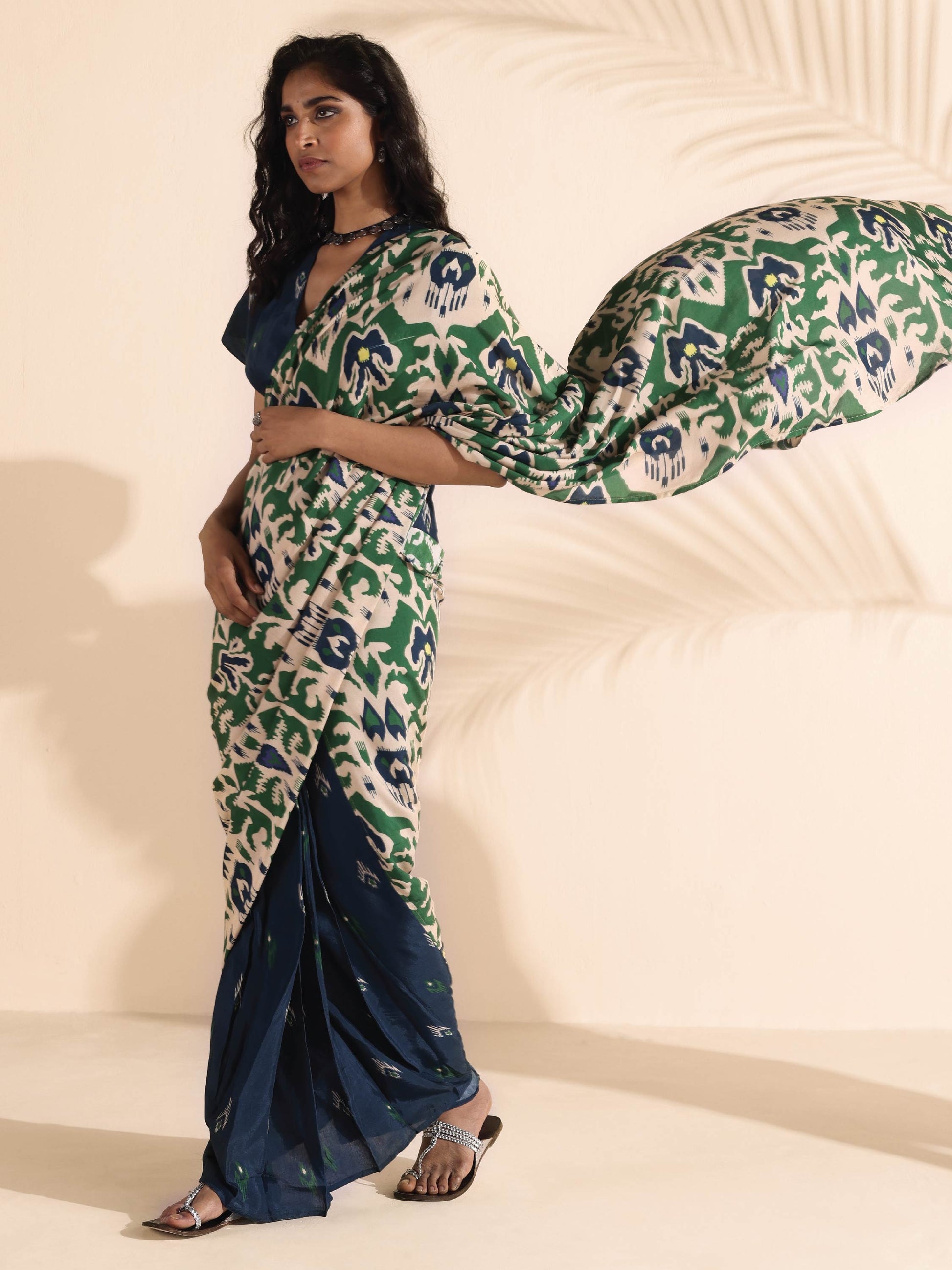 trueBrowns Green Blue Muslin Ikat Saree | Swadesiicart