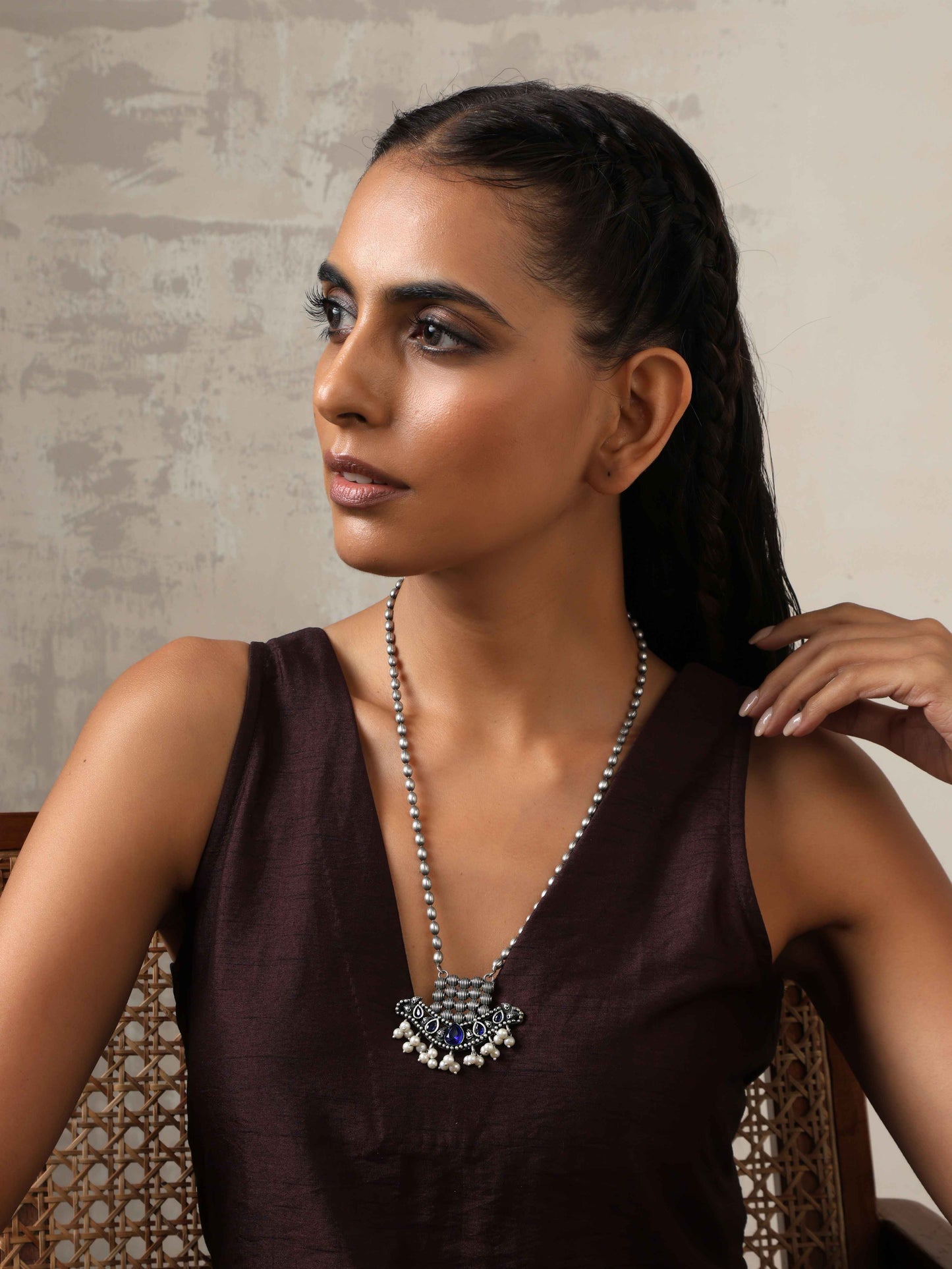trueBrowns Silver Tone Blue Stone Pendant Chain | Swadesiicart