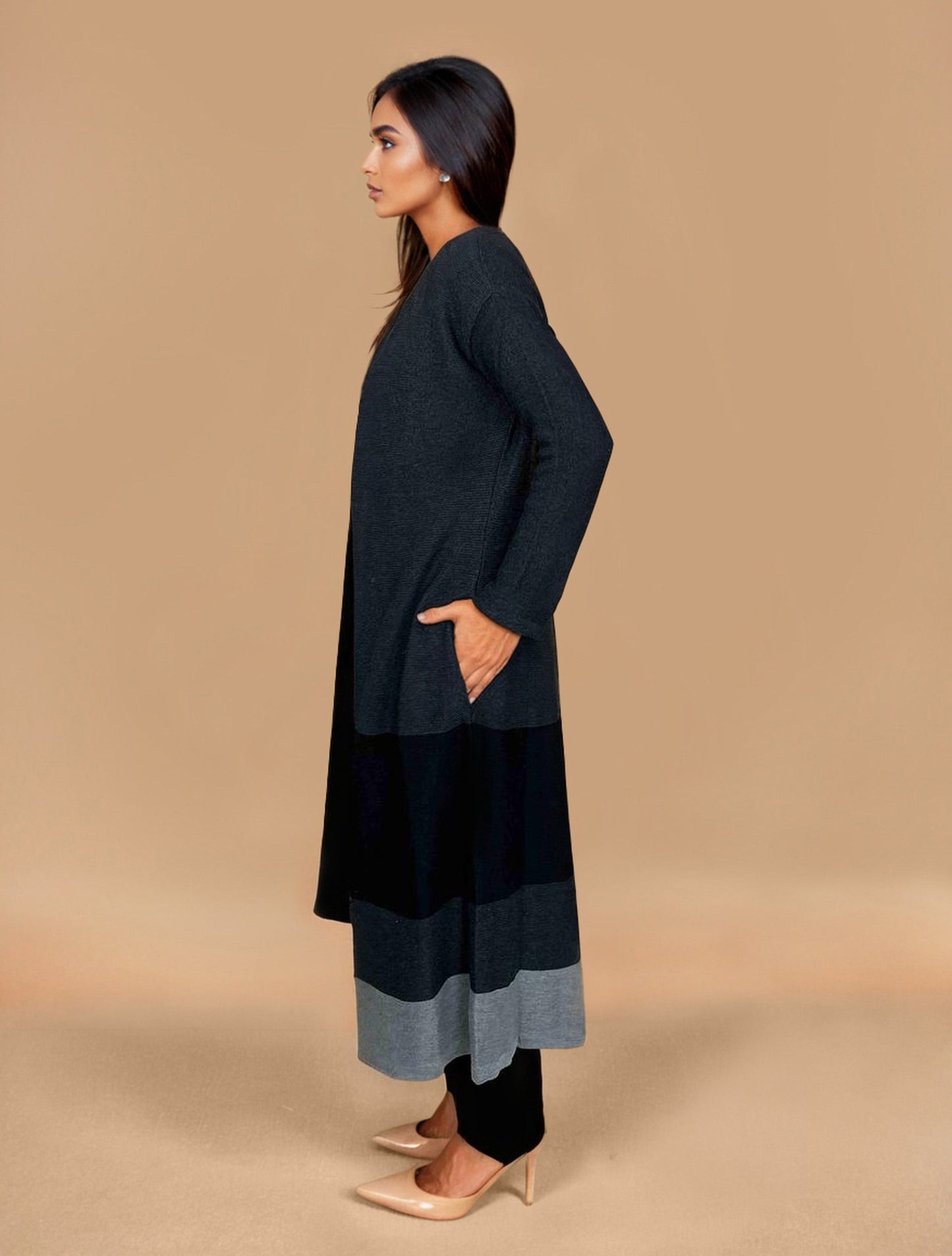 trueBrowns Dark Grey Woollen Cape | Swadesiicart